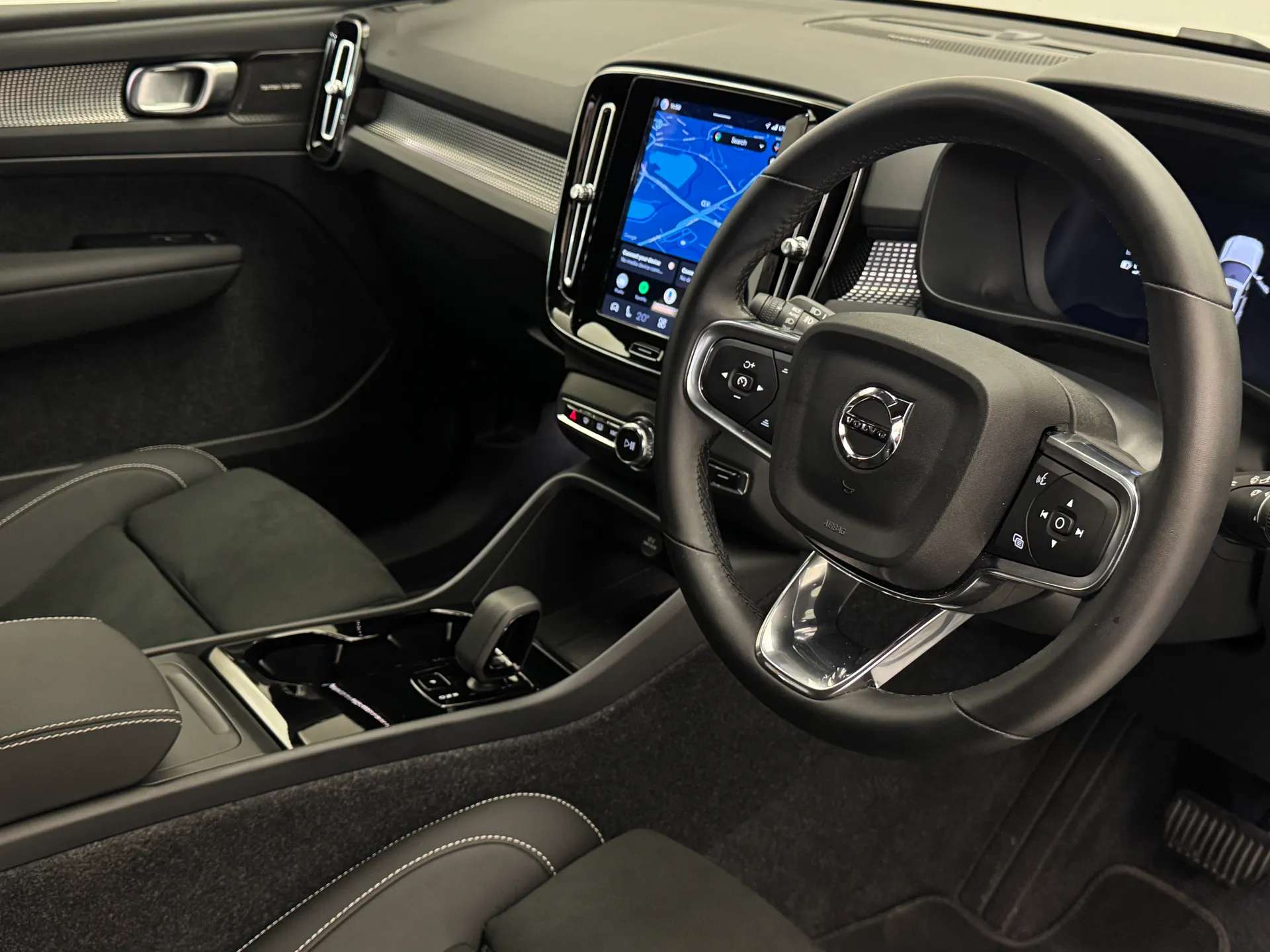 0 VOLVO EX40 0 VOLVO EX40