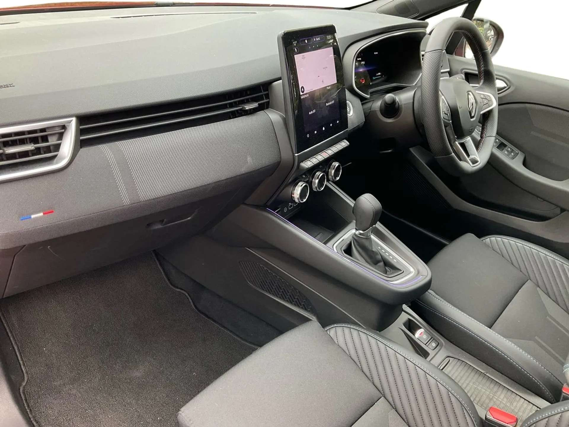 A 2024 RENAULT CLIO 1.6 E-TECH full hybrid 145 Esprit Alpine 5dr Auto A 2024 RENAULT CLIO 1.6 E-TECH full hybrid 145 Esprit Alpine 5dr Auto