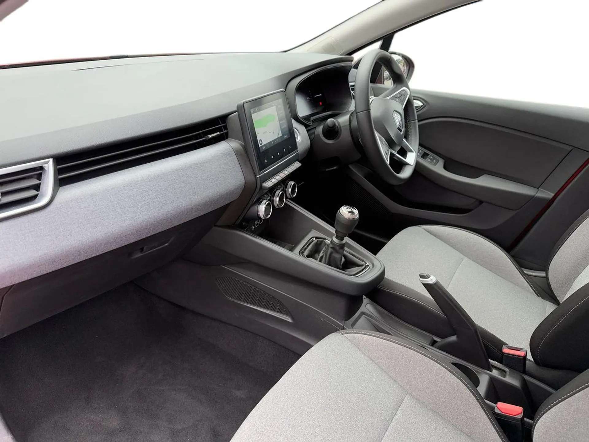 A 2024 RENAULT CLIO 1.0 TCe 90 Evolution 5dr A 2024 RENAULT CLIO 1.0 TCe 90 Evolution 5dr