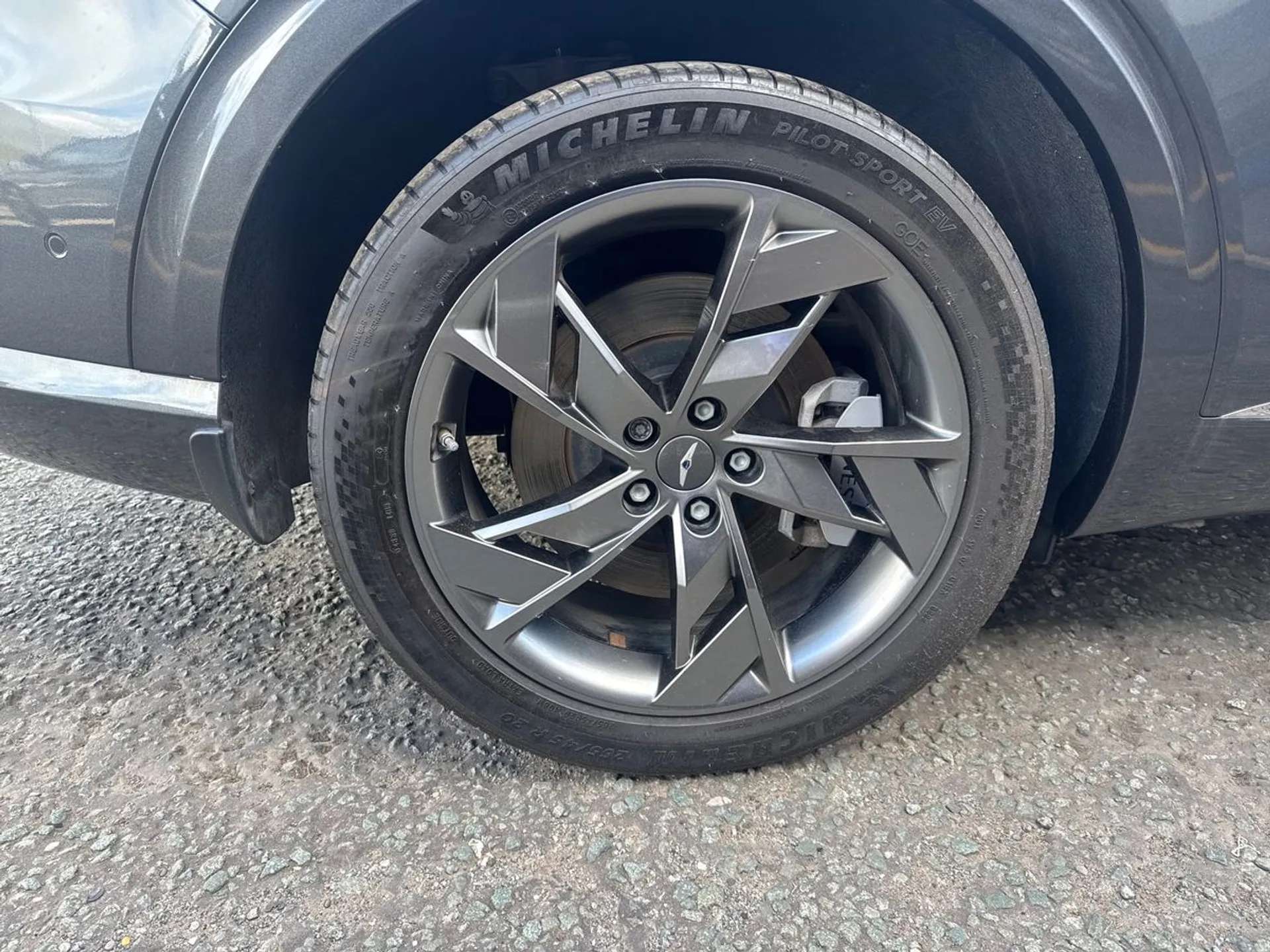 A 2023 GENESIS GV70 360kW Sport 77kWh 5dr Auto AWD - ZERO DEPOSIT FINANCE AND CASHBACK AVAILABLE A 2023 GENESIS GV70 360kW Sport 77kWh 5dr Auto AWD - ZERO DEPOSIT FINANCE AND CASHBACK AVAILABLE