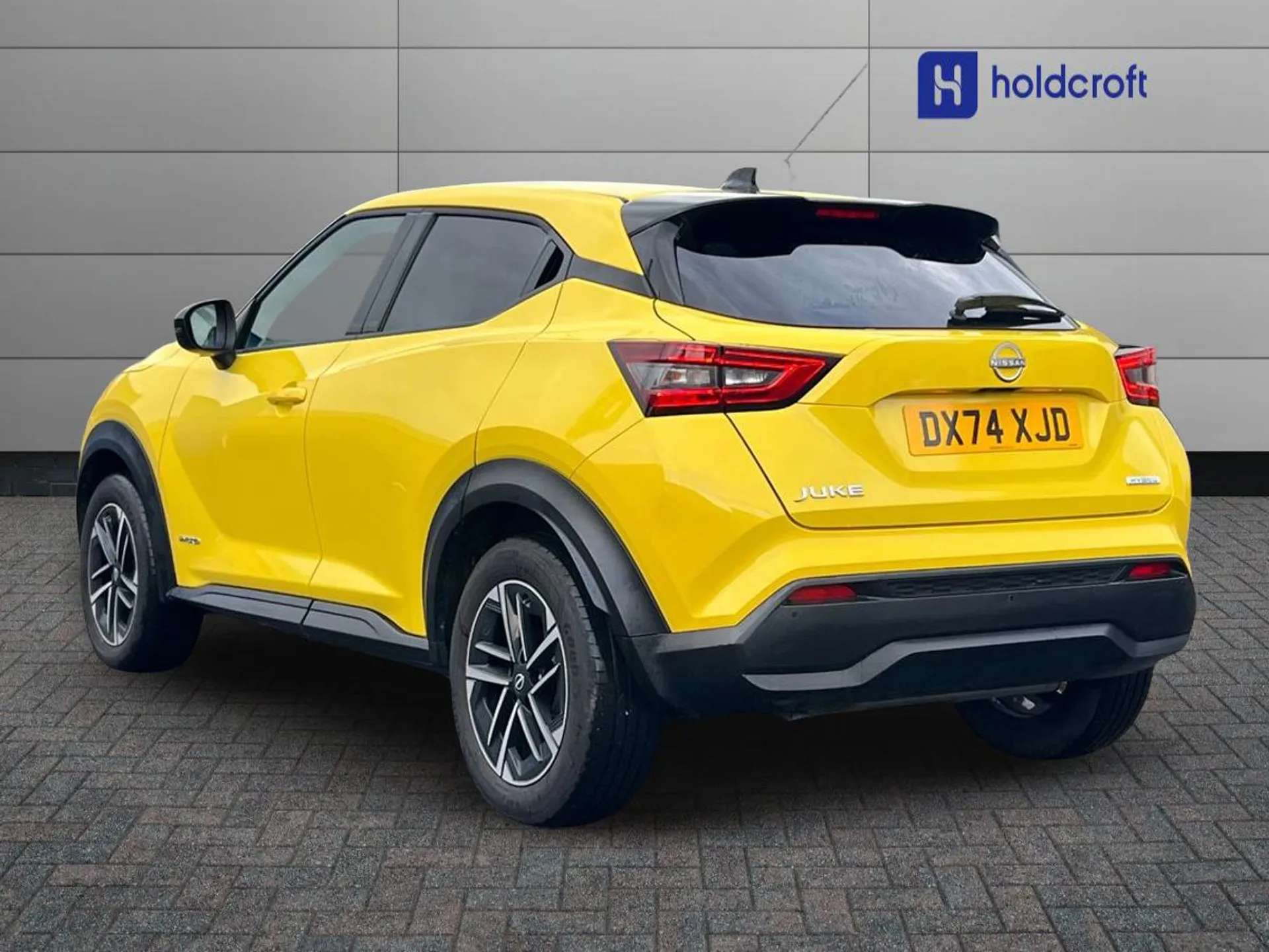 A 2024 NISSAN JUKE 1.6 Hybrid N-Connecta 5dr Auto A 2024 NISSAN JUKE 1.6 Hybrid N-Connecta 5dr Auto