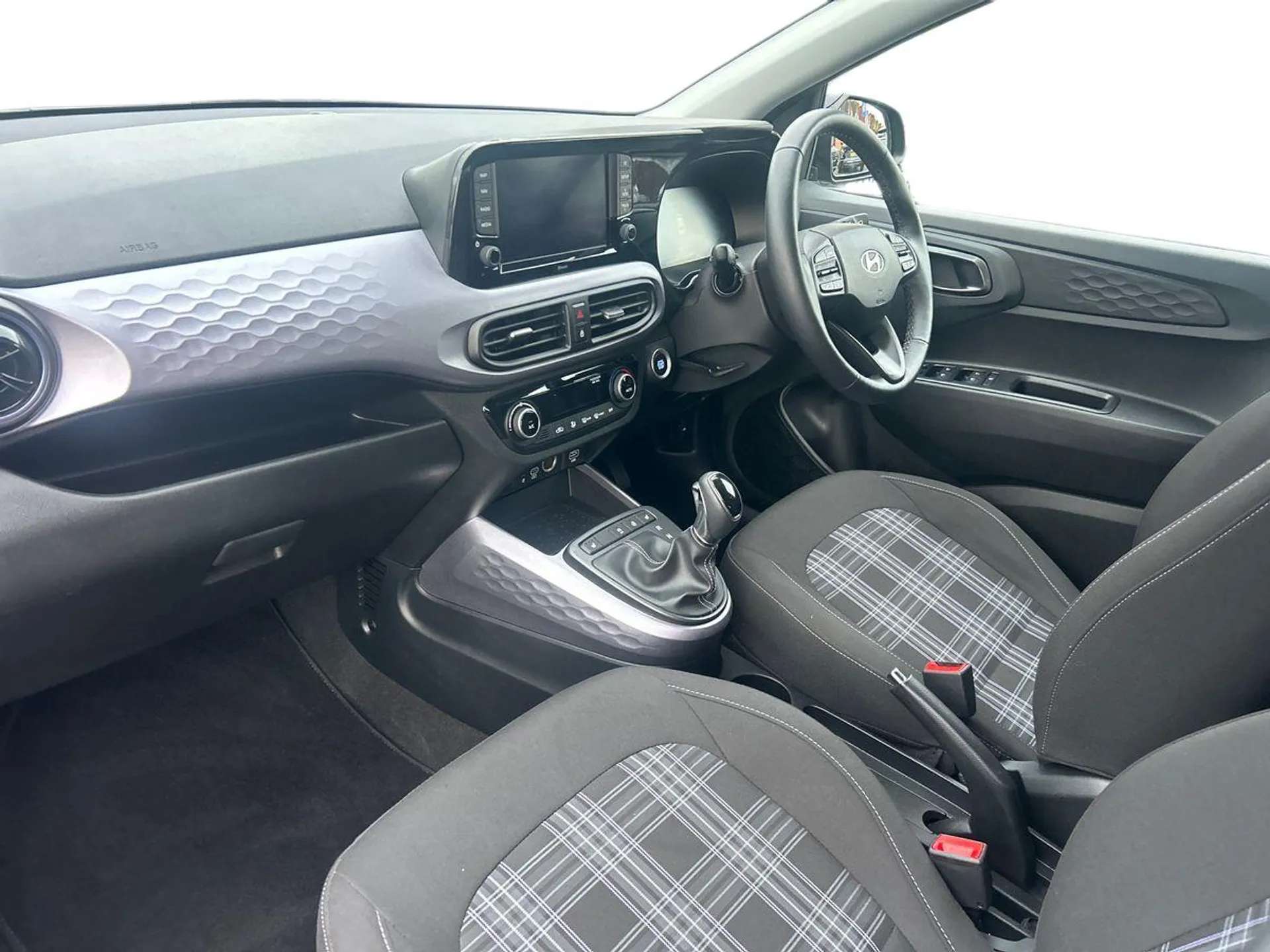 2024 HYUNDAI I10 2024 HYUNDAI I10