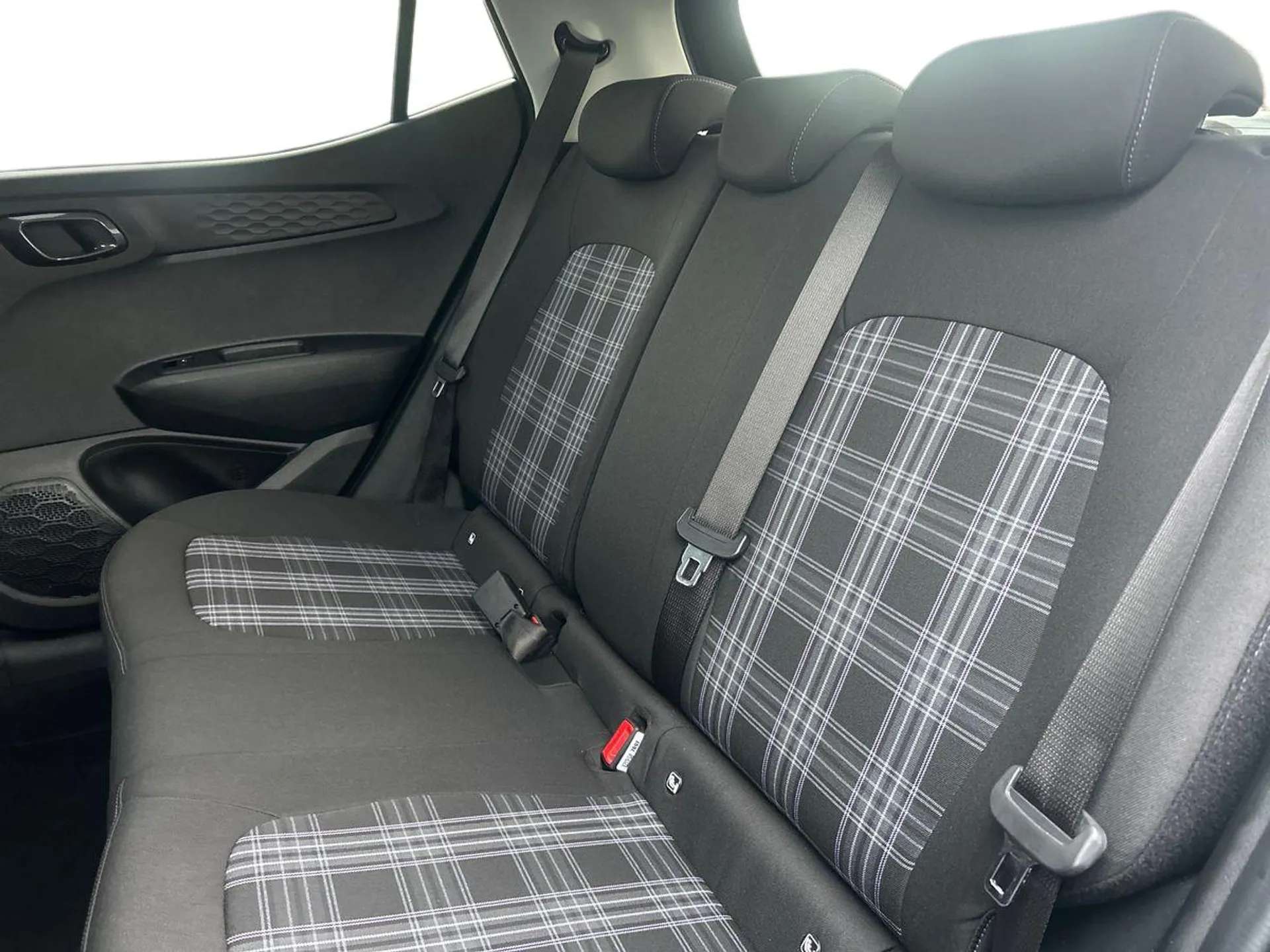 2024 HYUNDAI I10 2024 HYUNDAI I10