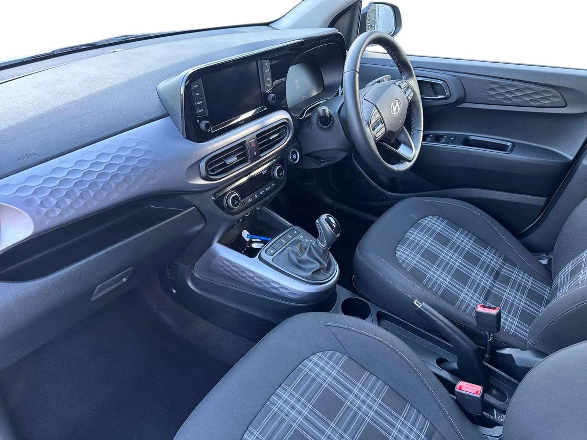 2024 HYUNDAI I10 2024 HYUNDAI I10