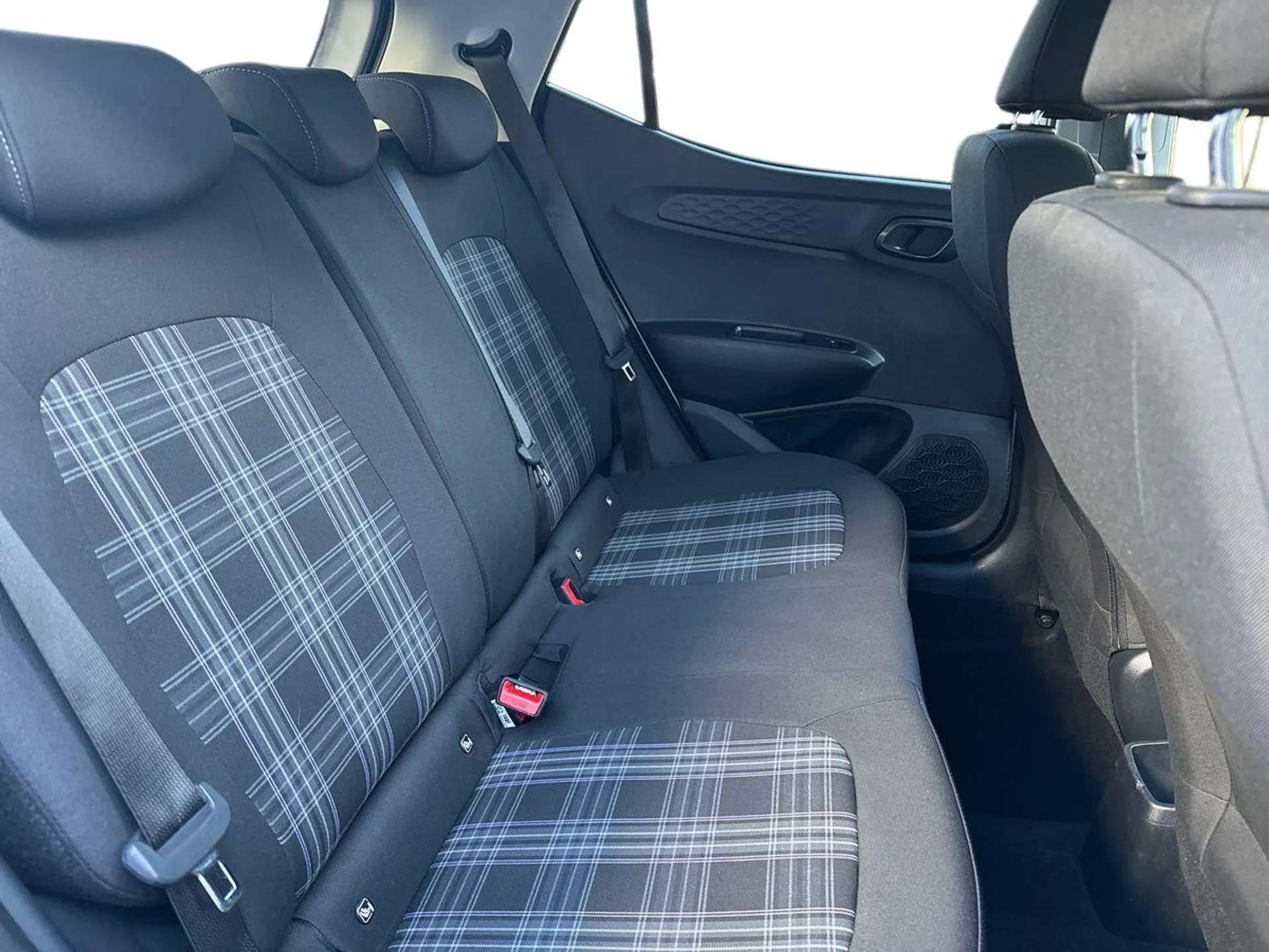 2024 HYUNDAI I10 2024 HYUNDAI I10