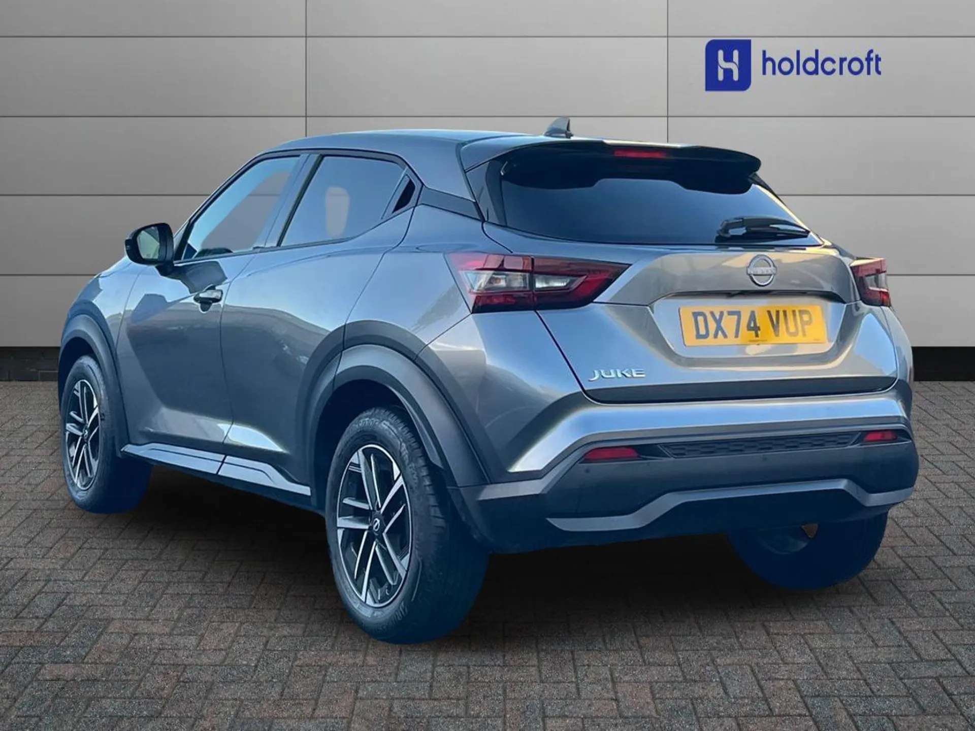 A 2024 NISSAN JUKE 1.0 DiG-T N-Connecta 5dr A 2024 NISSAN JUKE 1.0 DiG-T N-Connecta 5dr