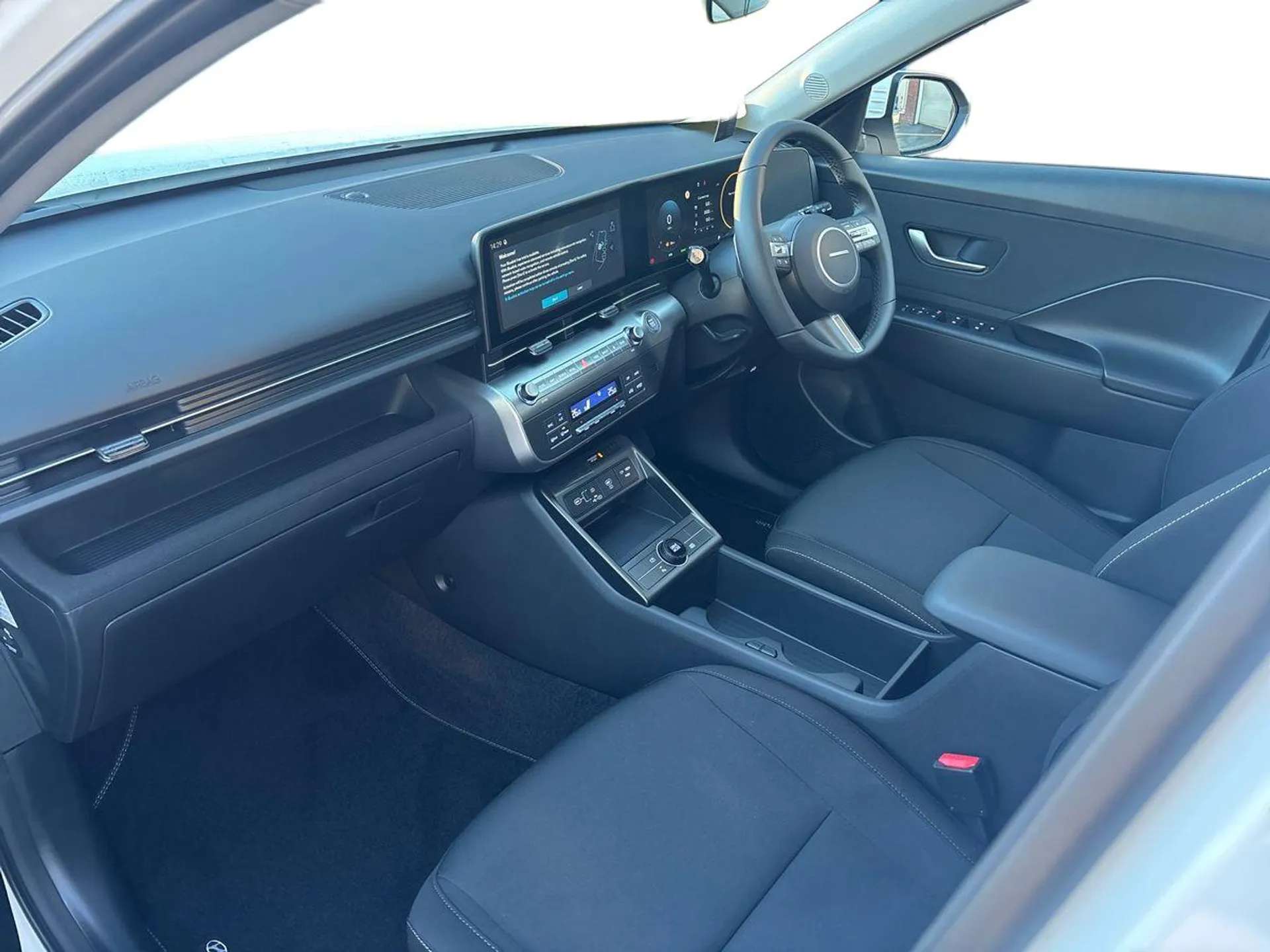 A 2025 HYUNDAI KONA 1.6 Hybrid 138 Advance 5dr DCT ZERO DEPOSIT FINANCE AVAILABLE A 2025 HYUNDAI KONA 1.6 Hybrid 138 Advance 5dr DCT ZERO DEPOSIT FINANCE AVAILABLE