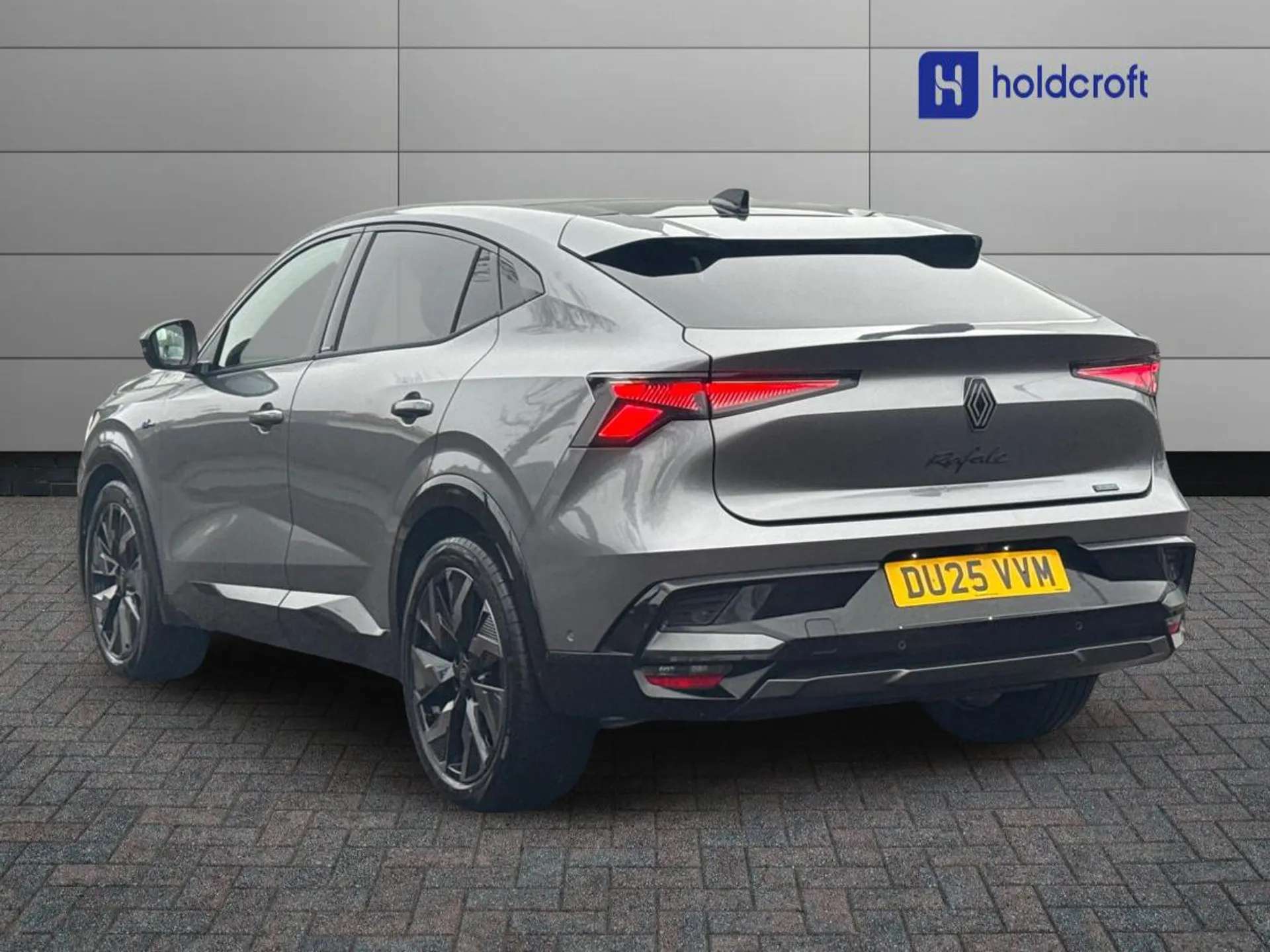 A 2025 RENAULT RAFALE E-Tech FHEV Iconic Esprit Alpine 5dr Auto 4C A 2025 RENAULT RAFALE E-Tech FHEV Iconic Esprit Alpine 5dr Auto 4C
