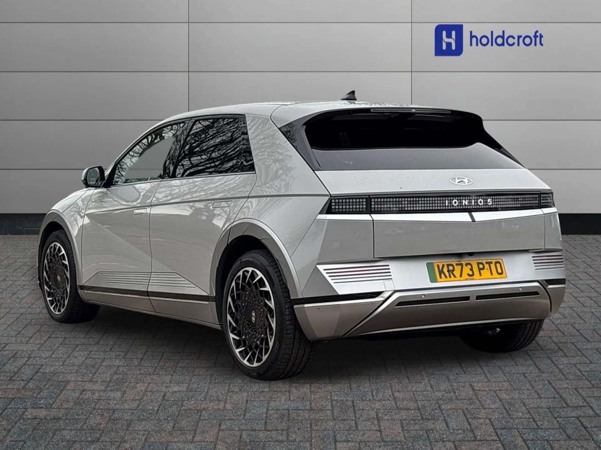 A 2023 HYUNDAI IONIQ 5 168kW Ultimate 77 kWh 5dr Auto - ZERO DEPOSIT FINANCE AND CASHBACK AVAILABLE A 2023 HYUNDAI IONIQ 5 168kW Ultimate 77 kWh 5dr Auto - ZERO DEPOSIT FINANCE AND CASHBACK AVAILABLE