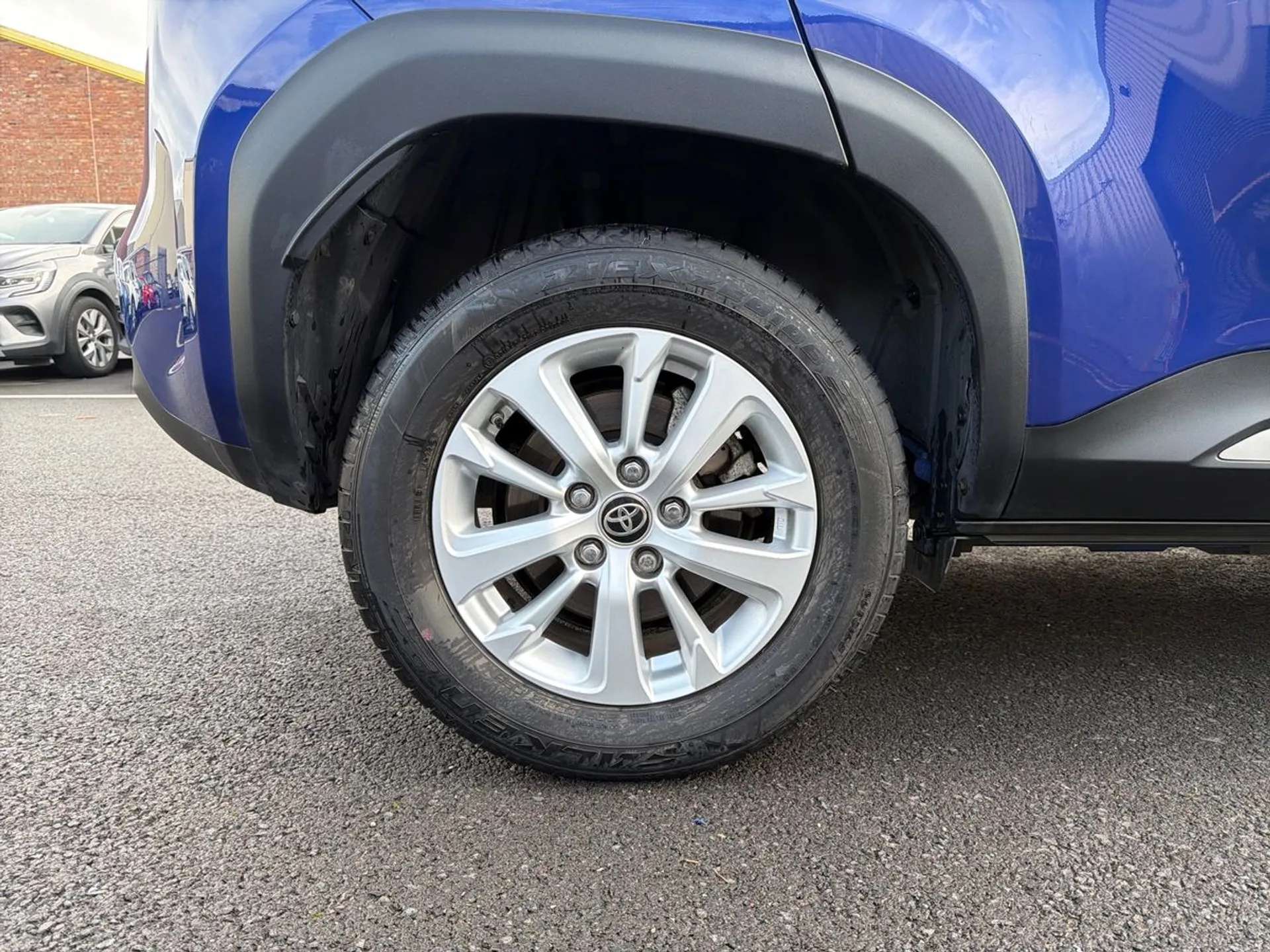 A 2023 TOYOTA YARIS CROSS 1.5 Hybrid Icon 5dr CVT A 2023 TOYOTA YARIS CROSS 1.5 Hybrid Icon 5dr CVT