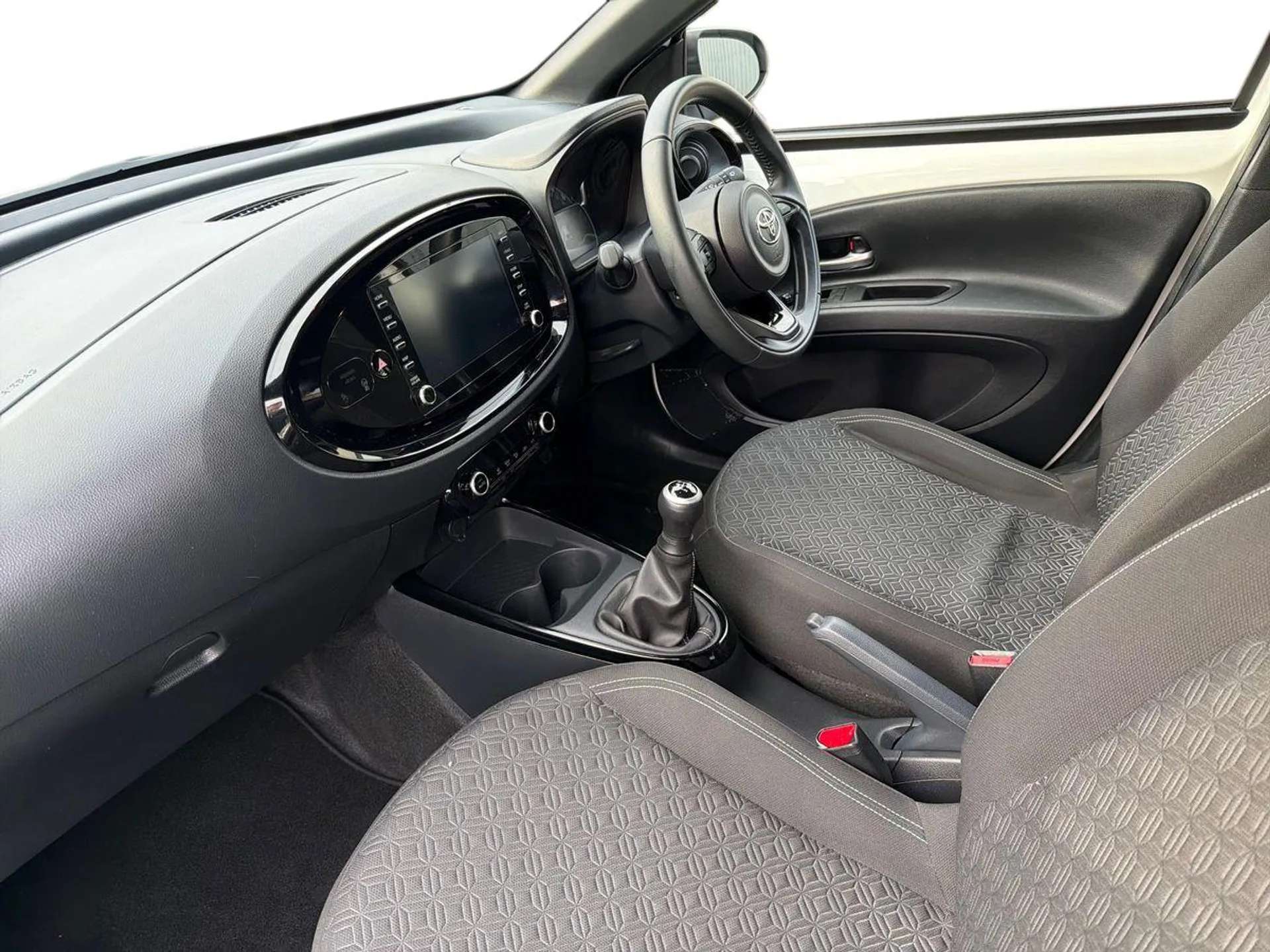 A 2023 TOYOTA AYGO X 1.0 VVT-i Edge 5dr A 2023 TOYOTA AYGO X 1.0 VVT-i Edge 5dr