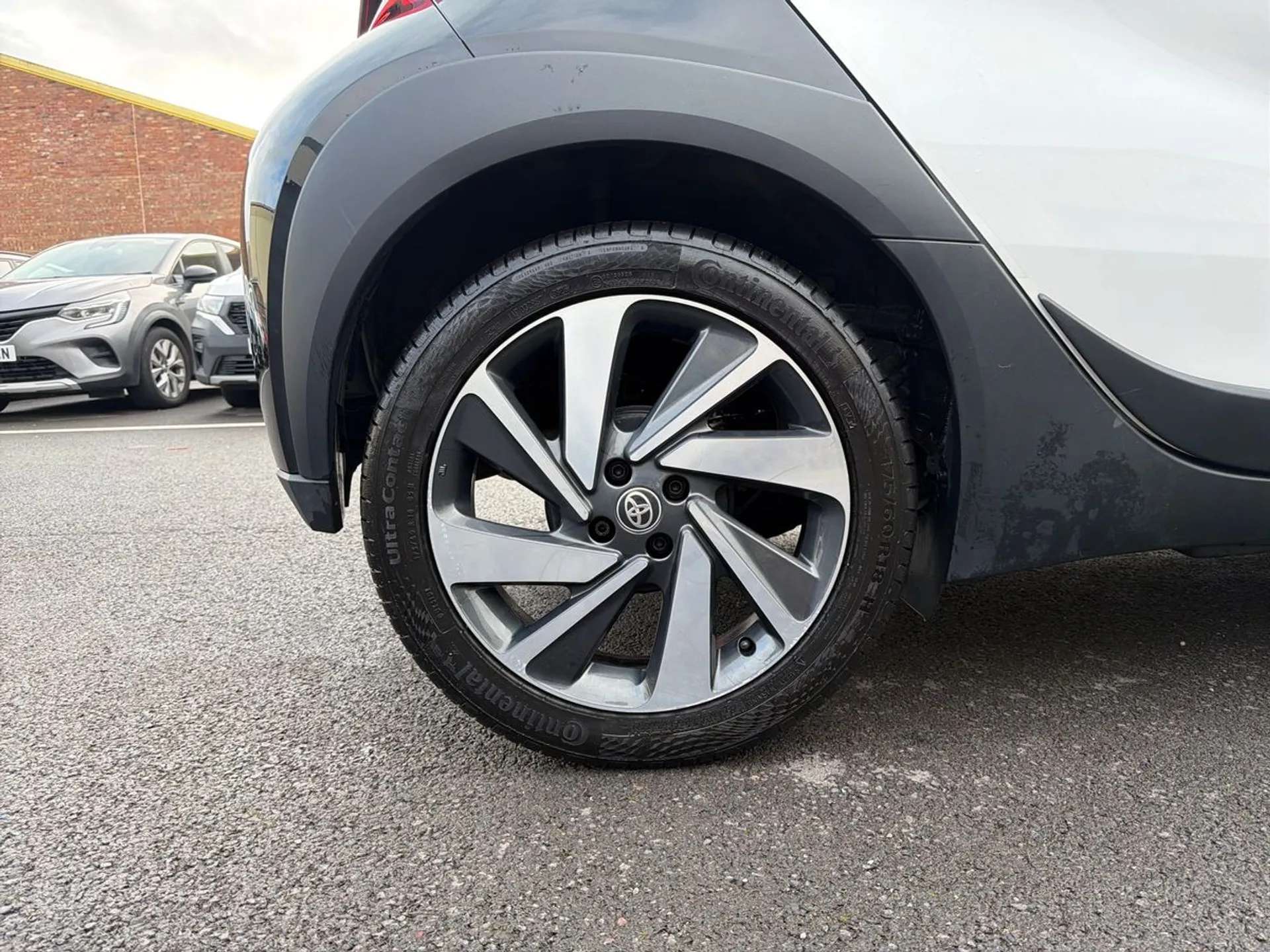 A 2023 TOYOTA AYGO X 1.0 VVT-i Edge 5dr A 2023 TOYOTA AYGO X 1.0 VVT-i Edge 5dr