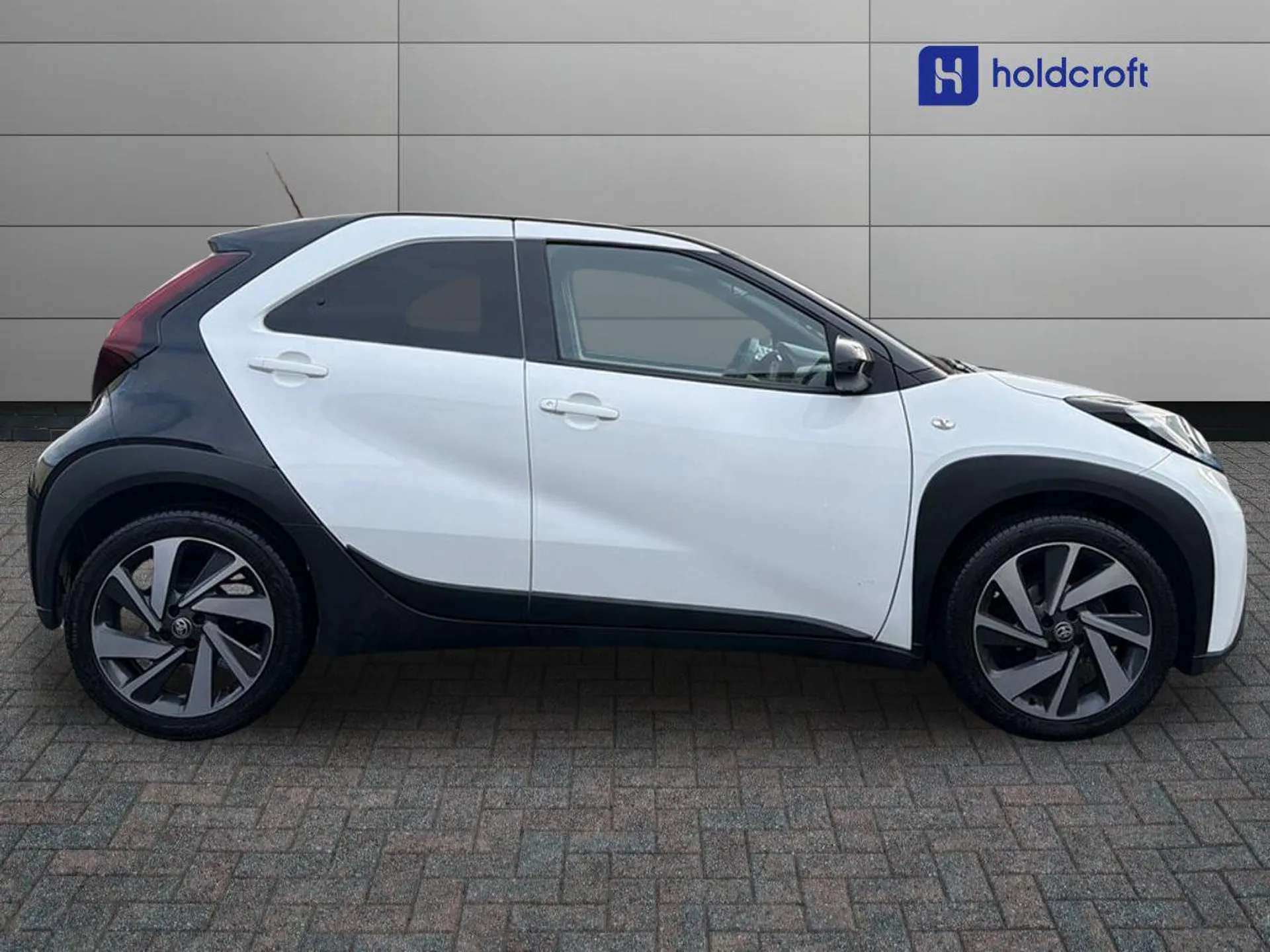 2023 TOYOTA AYGO X 2023 TOYOTA AYGO X