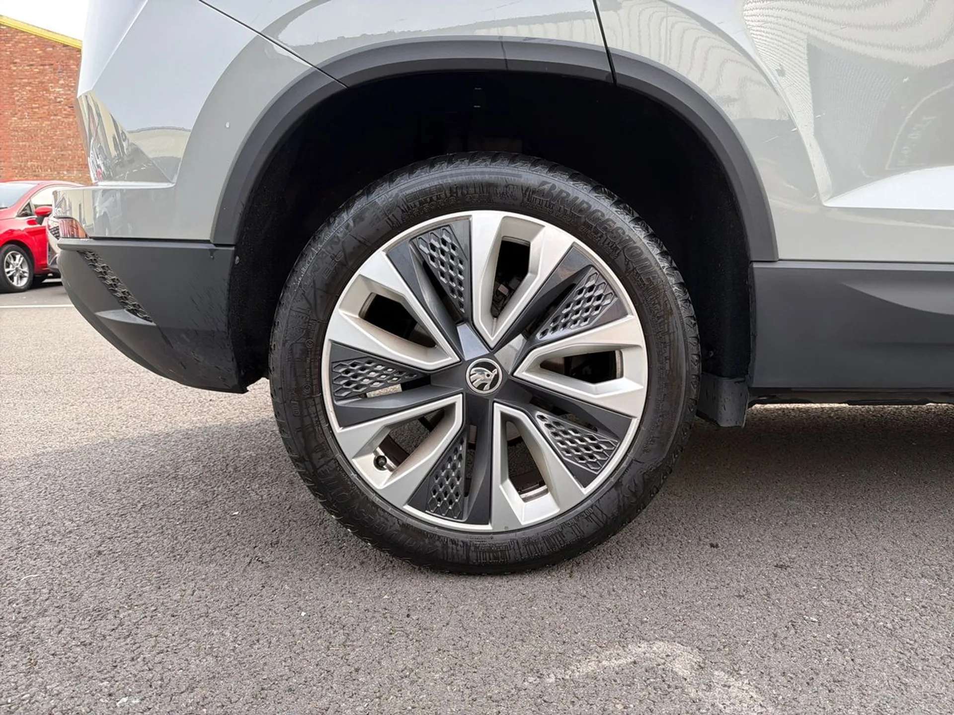 A 2023 SKODA KAROQ 1.5 TSI SE L 5dr DSG A 2023 SKODA KAROQ 1.5 TSI SE L 5dr DSG