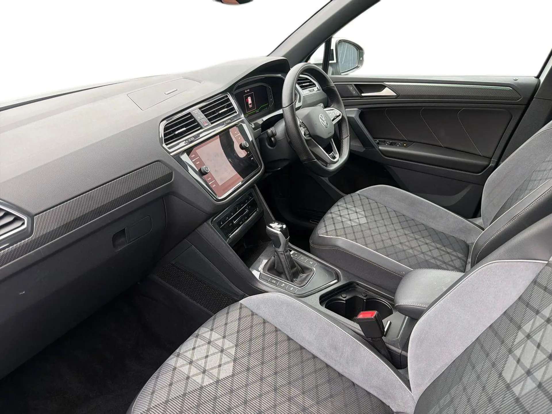 A 2023 VOLKSWAGEN TIGUAN 1.5 TSI 150 R-Line 5dr DSG A 2023 VOLKSWAGEN TIGUAN 1.5 TSI 150 R-Line 5dr DSG