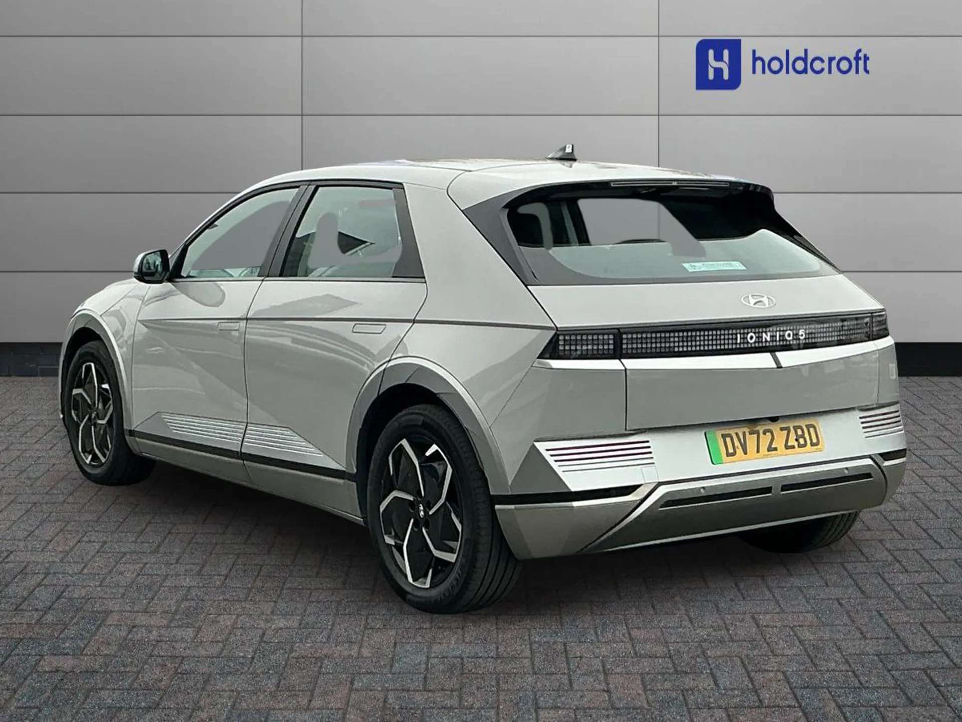 A 2023 HYUNDAI IONIQ 5 168kW Premium 77 kWh 5dr Auto - ZERO DEPOSIT FINANCE & CASHBACK AVAILABLE A 2023 HYUNDAI IONIQ 5 168kW Premium 77 kWh 5dr Auto - ZERO DEPOSIT FINANCE & CASHBACK AVAILABLE