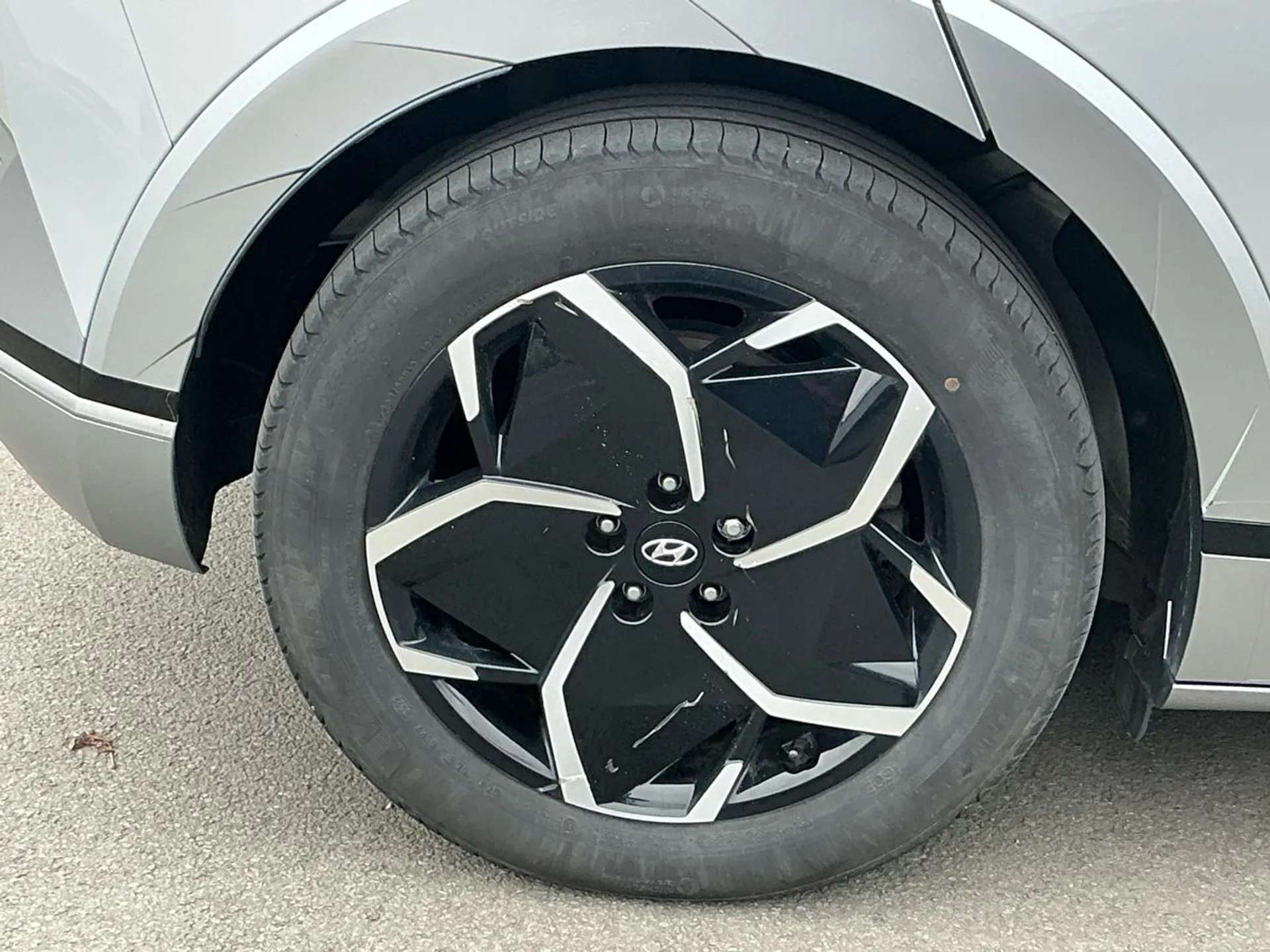 A 2023 HYUNDAI IONIQ 5 168kW Premium 77 kWh 5dr Auto - ZERO DEPOSIT FINANCE & CASHBACK AVAILABLE A 2023 HYUNDAI IONIQ 5 168kW Premium 77 kWh 5dr Auto - ZERO DEPOSIT FINANCE & CASHBACK AVAILABLE