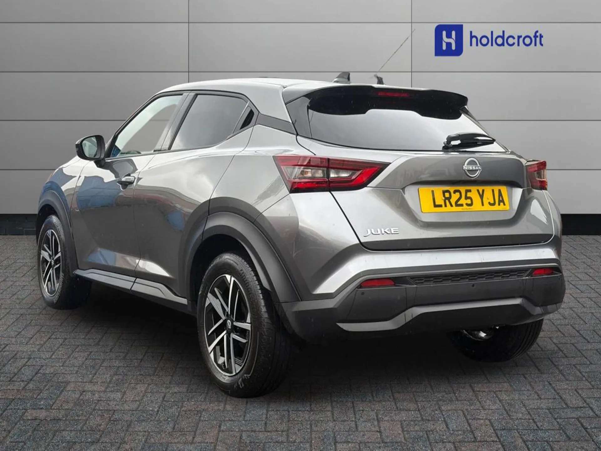 A 2025 NISSAN JUKE 1.0 DiG-T N-Connecta 5dr A 2025 NISSAN JUKE 1.0 DiG-T N-Connecta 5dr