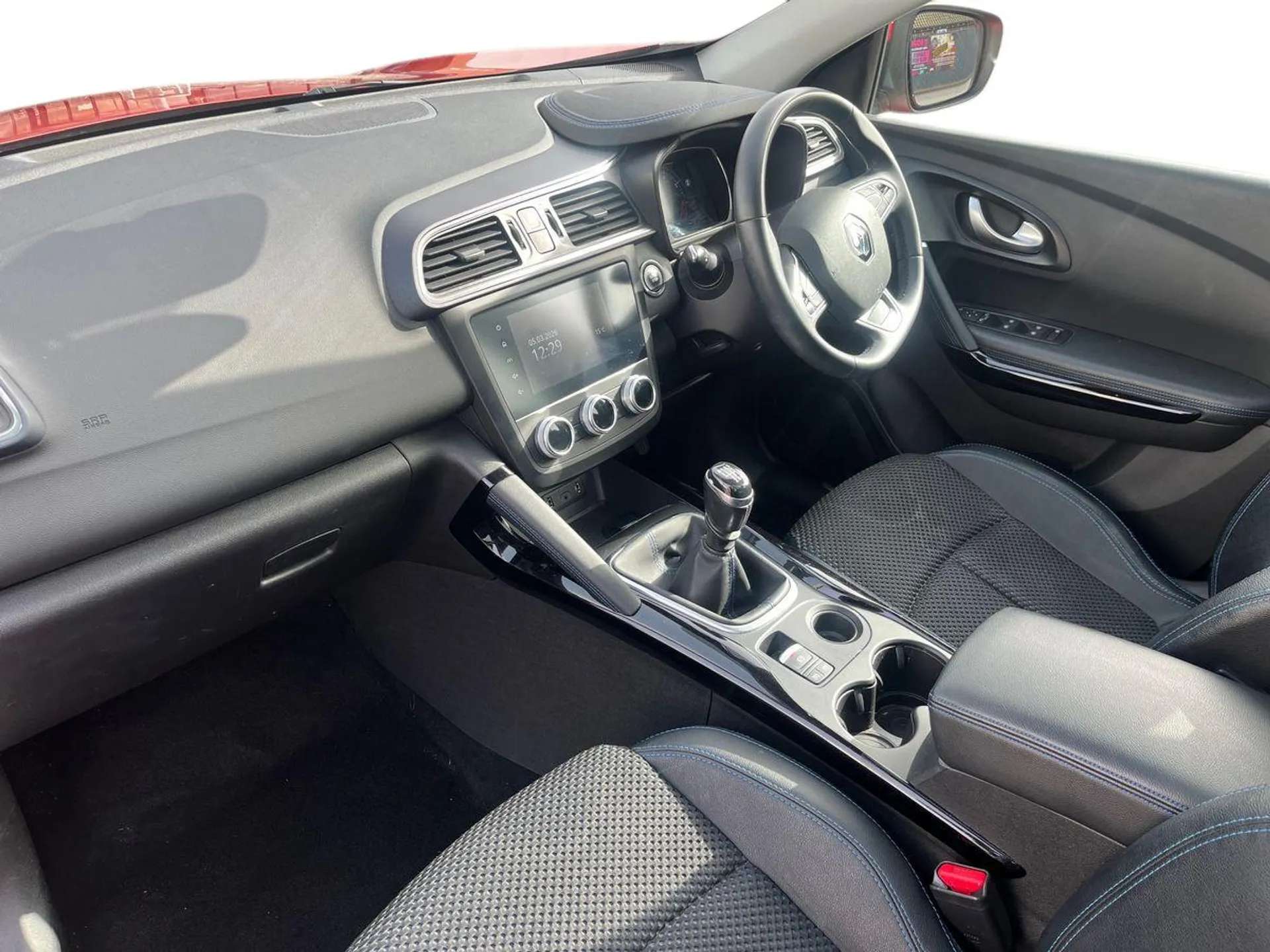 A 2019 RENAULT KADJAR 1.3 TCE 160 S Edition 5dr A 2019 RENAULT KADJAR 1.3 TCE 160 S Edition 5dr