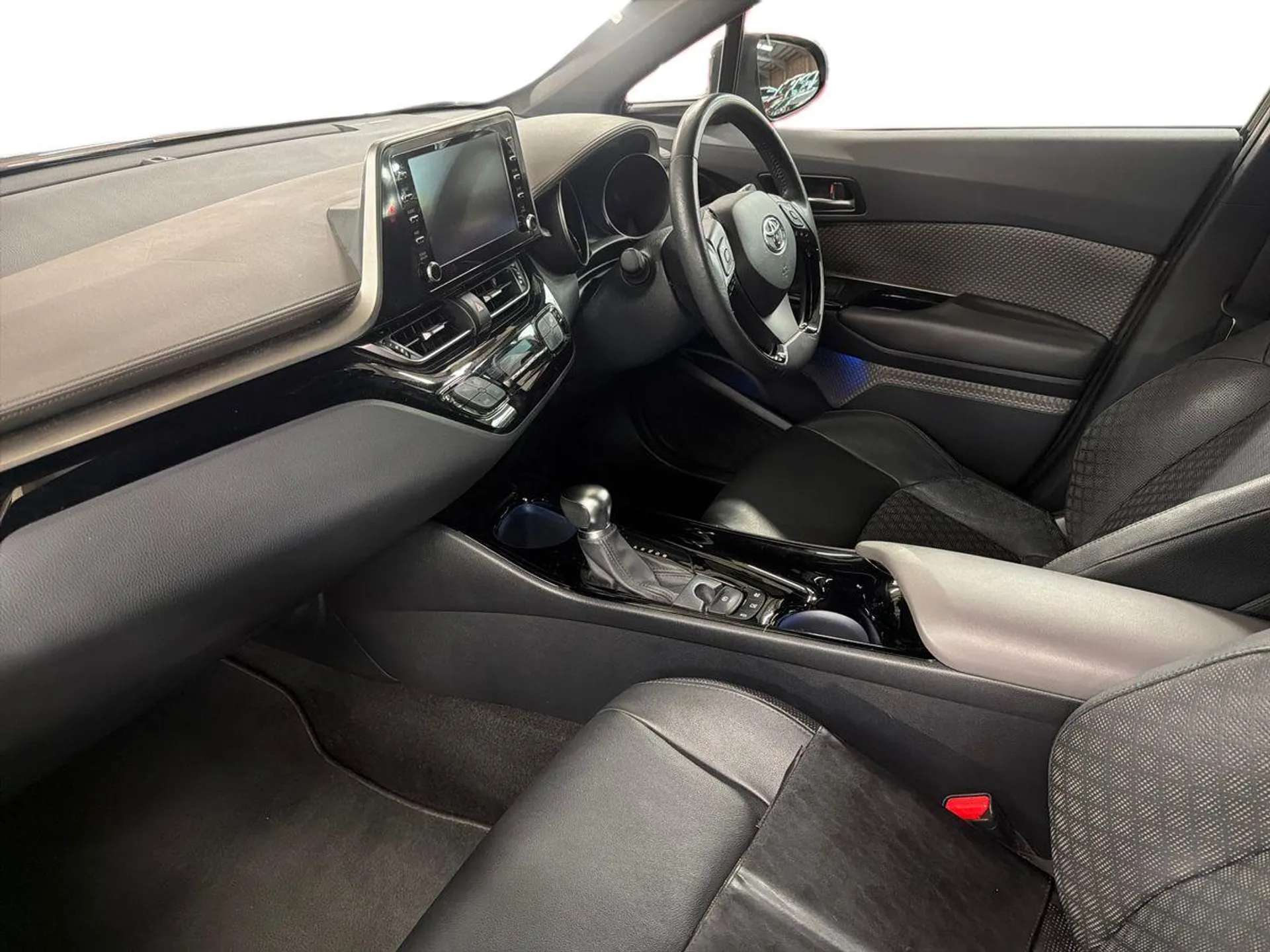 A 2020 TOYOTA C-HR 1.8 Hybrid Excel 5dr CVT A 2020 TOYOTA C-HR 1.8 Hybrid Excel 5dr CVT