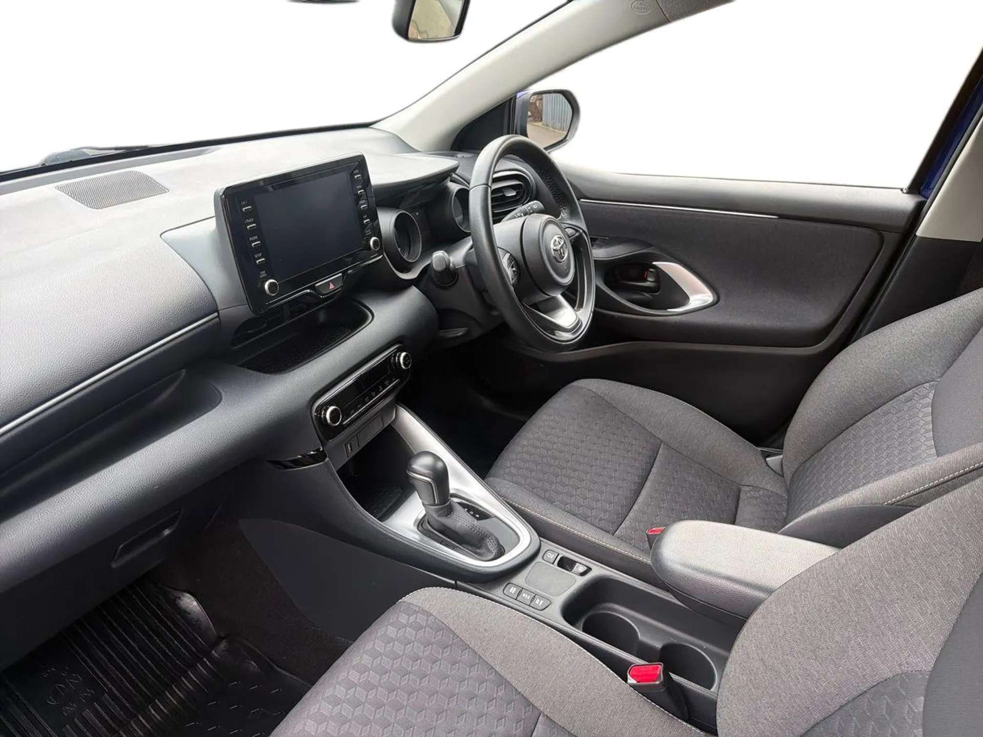 A 2023 TOYOTA YARIS 1.5 Hybrid Design 5dr CVT A 2023 TOYOTA YARIS 1.5 Hybrid Design 5dr CVT