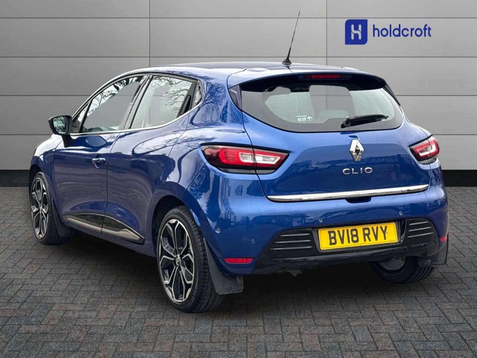 A 2018 RENAULT CLIO 0.9 TCE 90 Signature Nav 5dr A 2018 RENAULT CLIO 0.9 TCE 90 Signature Nav 5dr