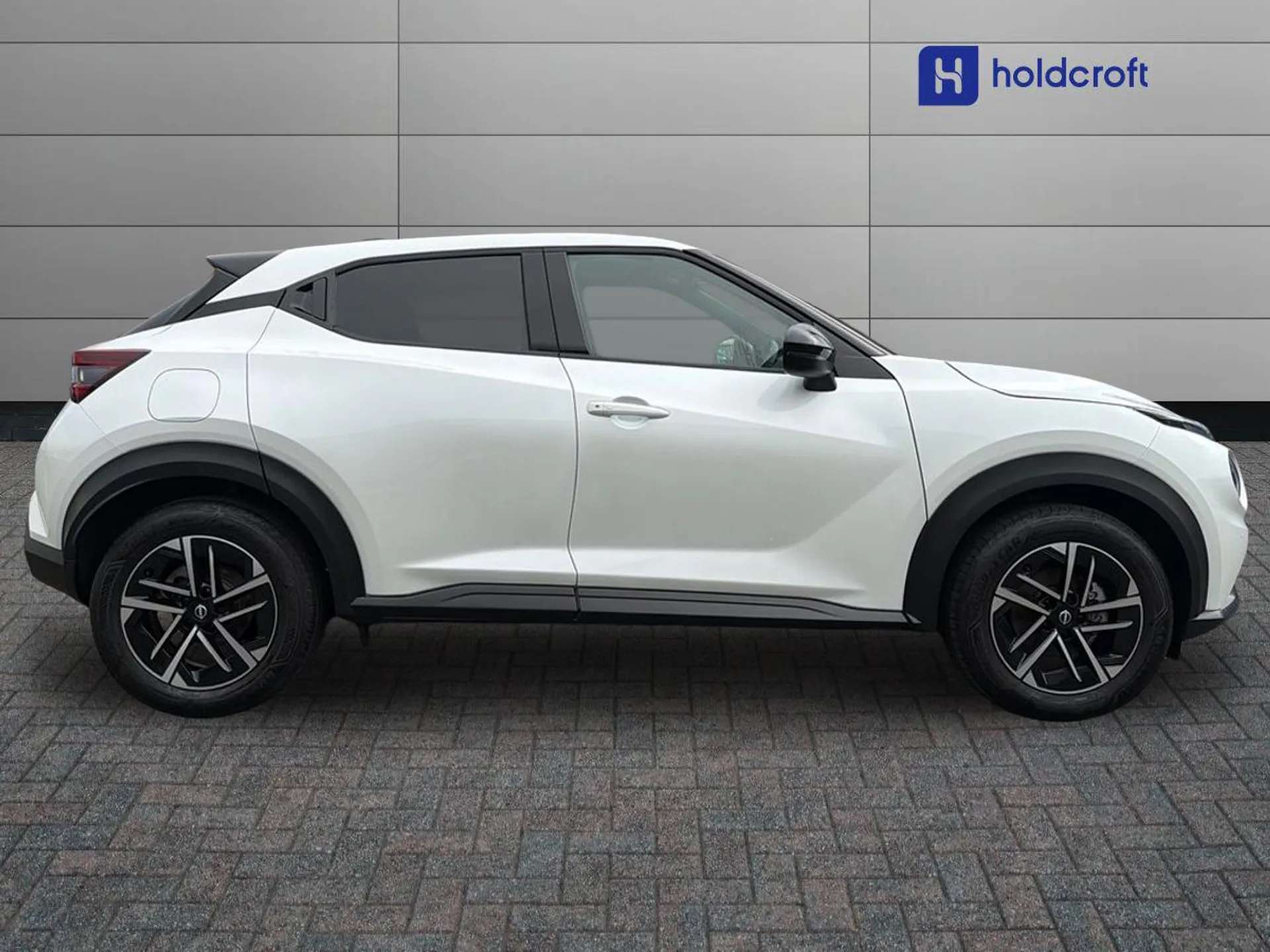 A 2025 NISSAN JUKE 1.6 Hybrid N-Connecta 5dr Auto A 2025 NISSAN JUKE 1.6 Hybrid N-Connecta 5dr Auto