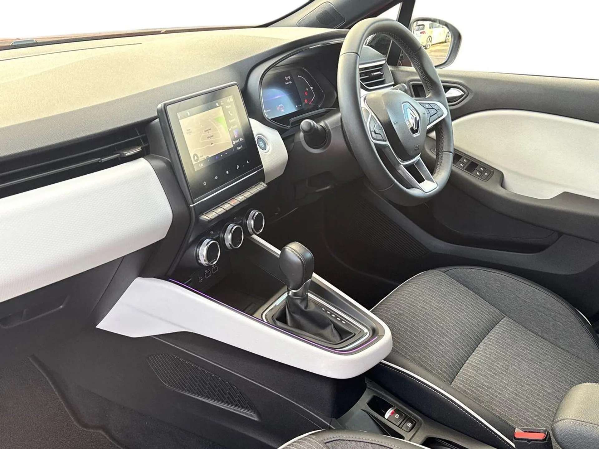 A 2023 RENAULT CLIO 1.6 E-TECH full hybrid 145 Techno 5dr Auto A 2023 RENAULT CLIO 1.6 E-TECH full hybrid 145 Techno 5dr Auto