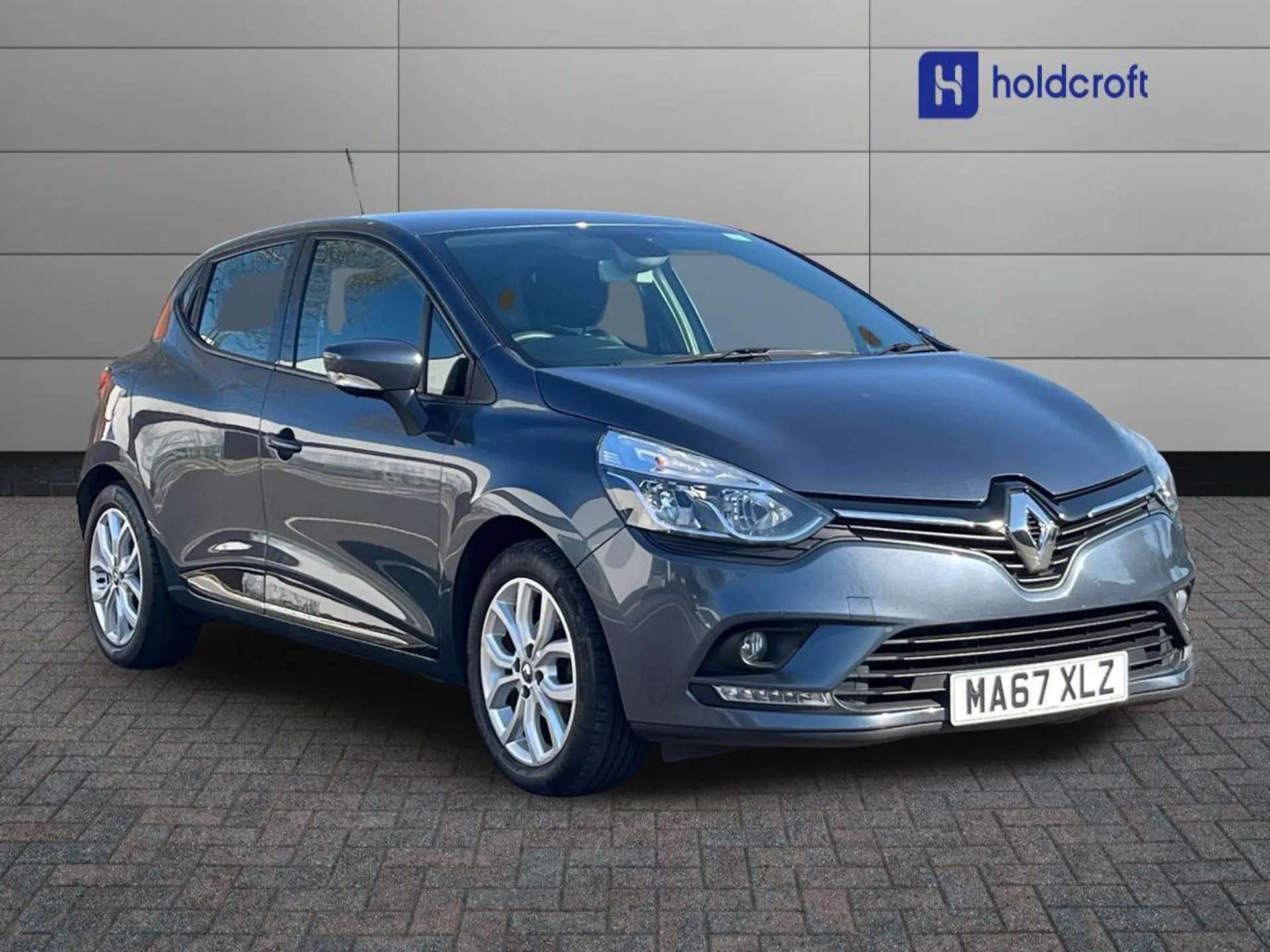 A 2017 RENAULT CLIO 0.9 TCE 90 Dynamique Nav 5dr A 2017 RENAULT CLIO 0.9 TCE 90 Dynamique Nav 5dr