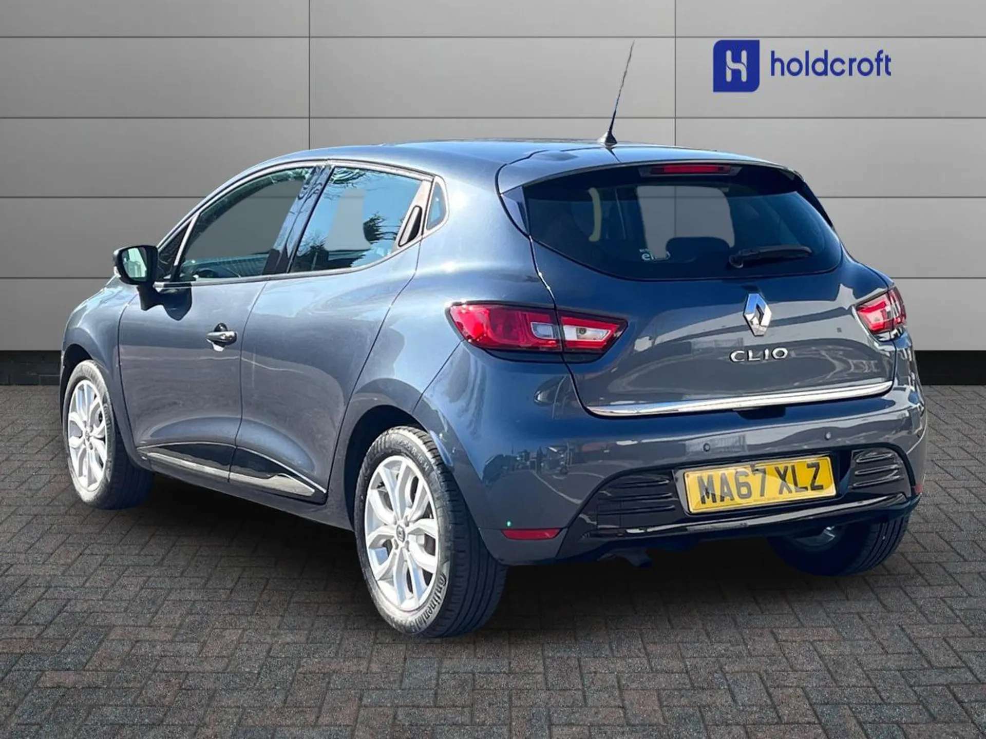 A 2017 RENAULT CLIO 0.9 TCE 90 Dynamique Nav 5dr A 2017 RENAULT CLIO 0.9 TCE 90 Dynamique Nav 5dr