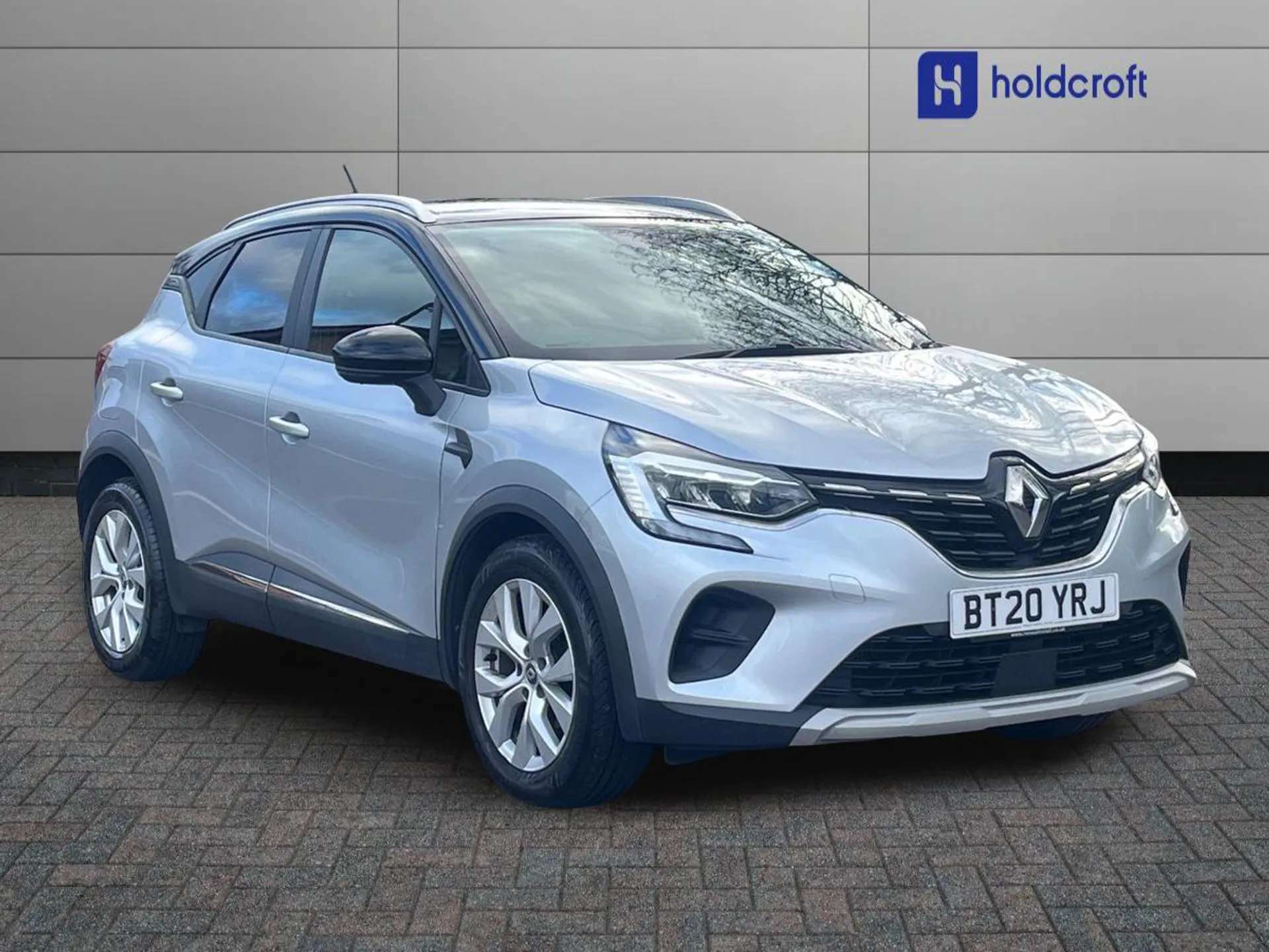 A 2020 RENAULT CAPTUR 1.0 TCE 100 Iconic 5dr A 2020 RENAULT CAPTUR 1.0 TCE 100 Iconic 5dr