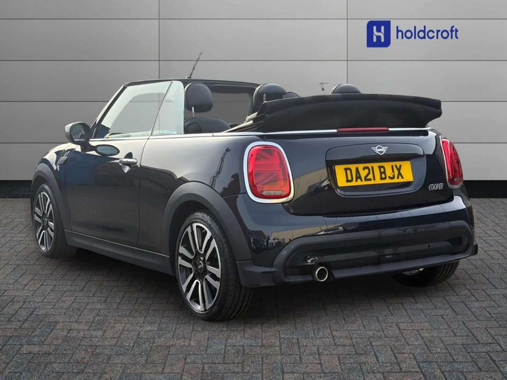 A 2021 MINI CONVERTIBLE 1.5 Cooper Exclusive 2dr A 2021 MINI CONVERTIBLE 1.5 Cooper Exclusive 2dr