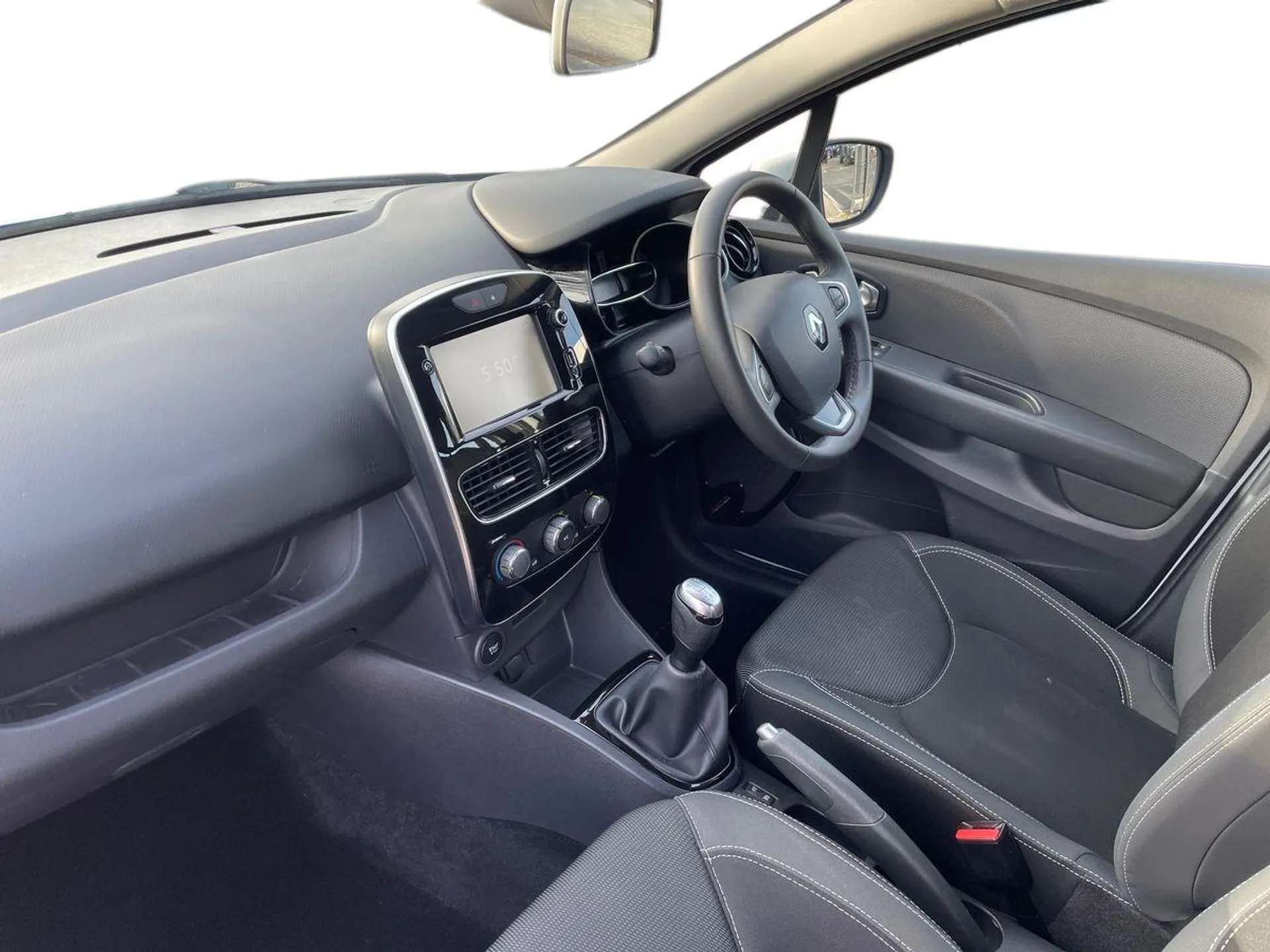 A 2018 RENAULT CLIO 0.9 TCE 90 Dynamique Nav 5dr A 2018 RENAULT CLIO 0.9 TCE 90 Dynamique Nav 5dr