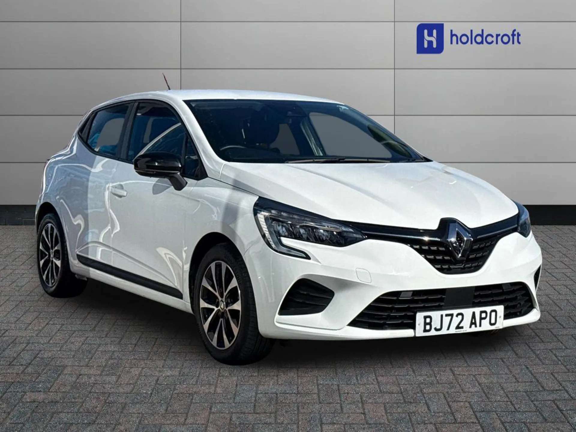 A 2022 RENAULT CLIO 1.6 E-TECH full hybrid 145 Evolution 5dr Auto A 2022 RENAULT CLIO 1.6 E-TECH full hybrid 145 Evolution 5dr Auto