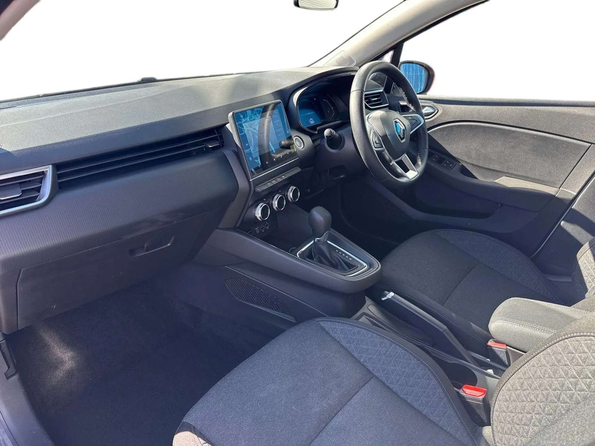 A 2022 RENAULT CLIO 1.6 E-TECH full hybrid 145 Evolution 5dr Auto A 2022 RENAULT CLIO 1.6 E-TECH full hybrid 145 Evolution 5dr Auto