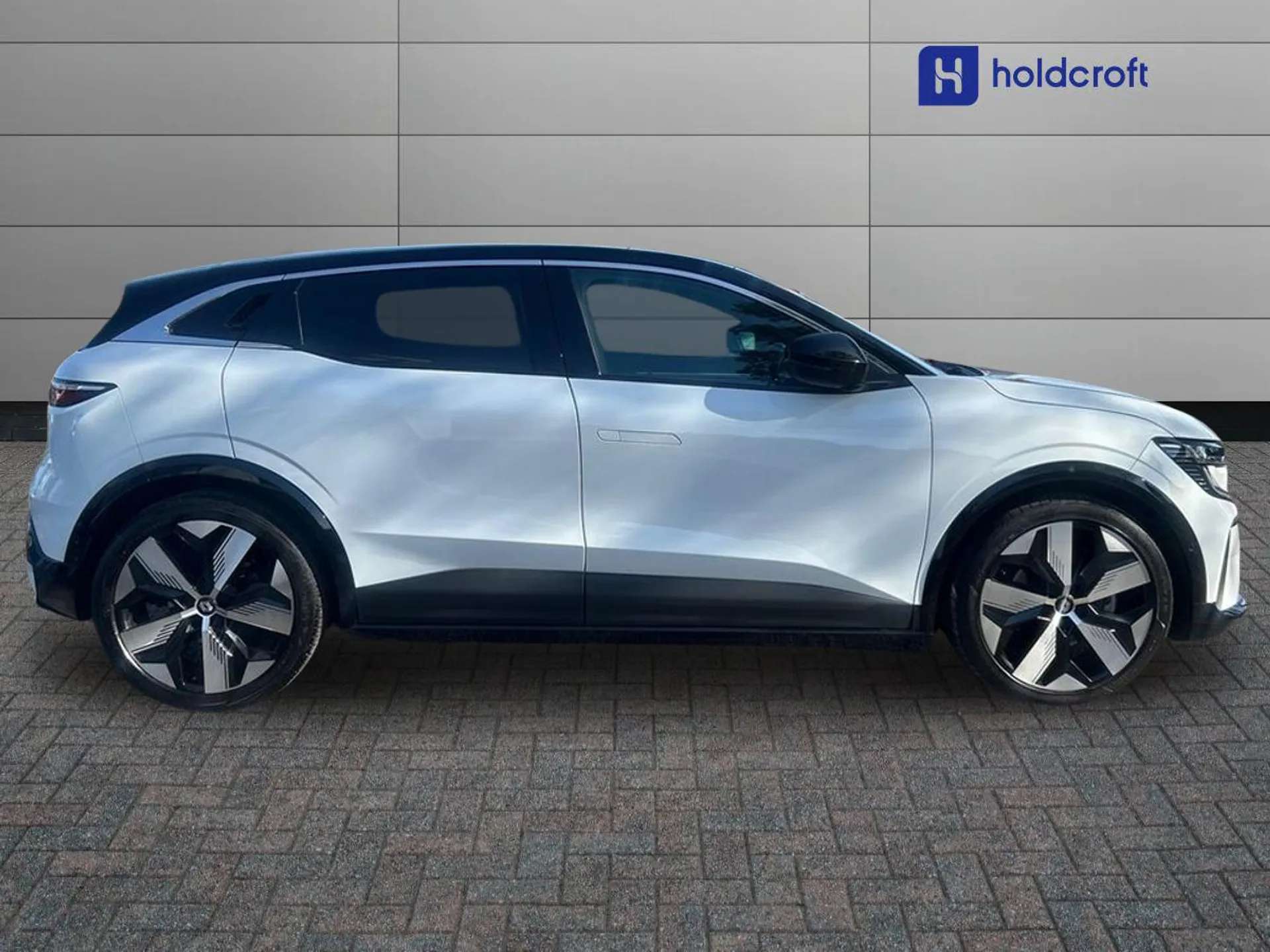 A 2022 RENAULT MEGANE E-TECH EV60 160kW Techno 60kWh Optimum Charge 5dr Auto A 2022 RENAULT MEGANE E-TECH EV60 160kW Techno 60kWh Optimum Charge 5dr Auto