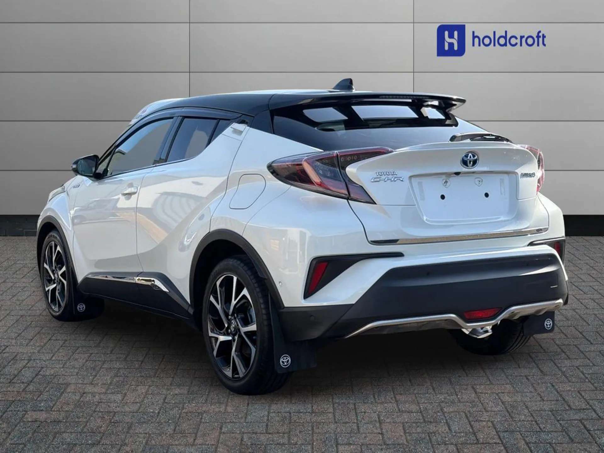 A 2017 TOYOTA C-HR 1.8 Hybrid Dynamic 5dr CVT A 2017 TOYOTA C-HR 1.8 Hybrid Dynamic 5dr CVT