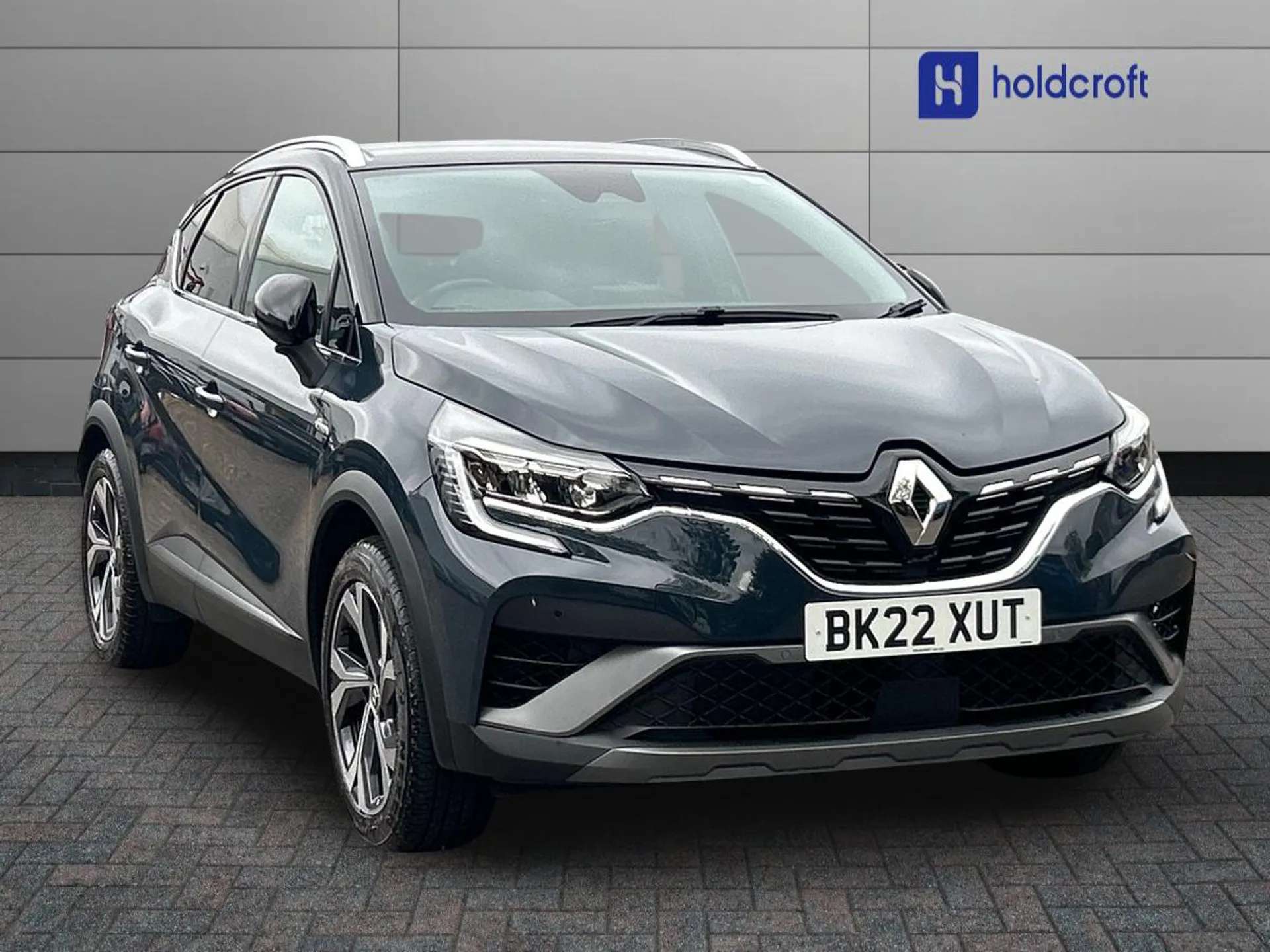 A 2022 RENAULT CAPTUR 1.6 E-TECH Hybrid 145 R.S. Line 5dr Auto A 2022 RENAULT CAPTUR 1.6 E-TECH Hybrid 145 R.S. Line 5dr Auto