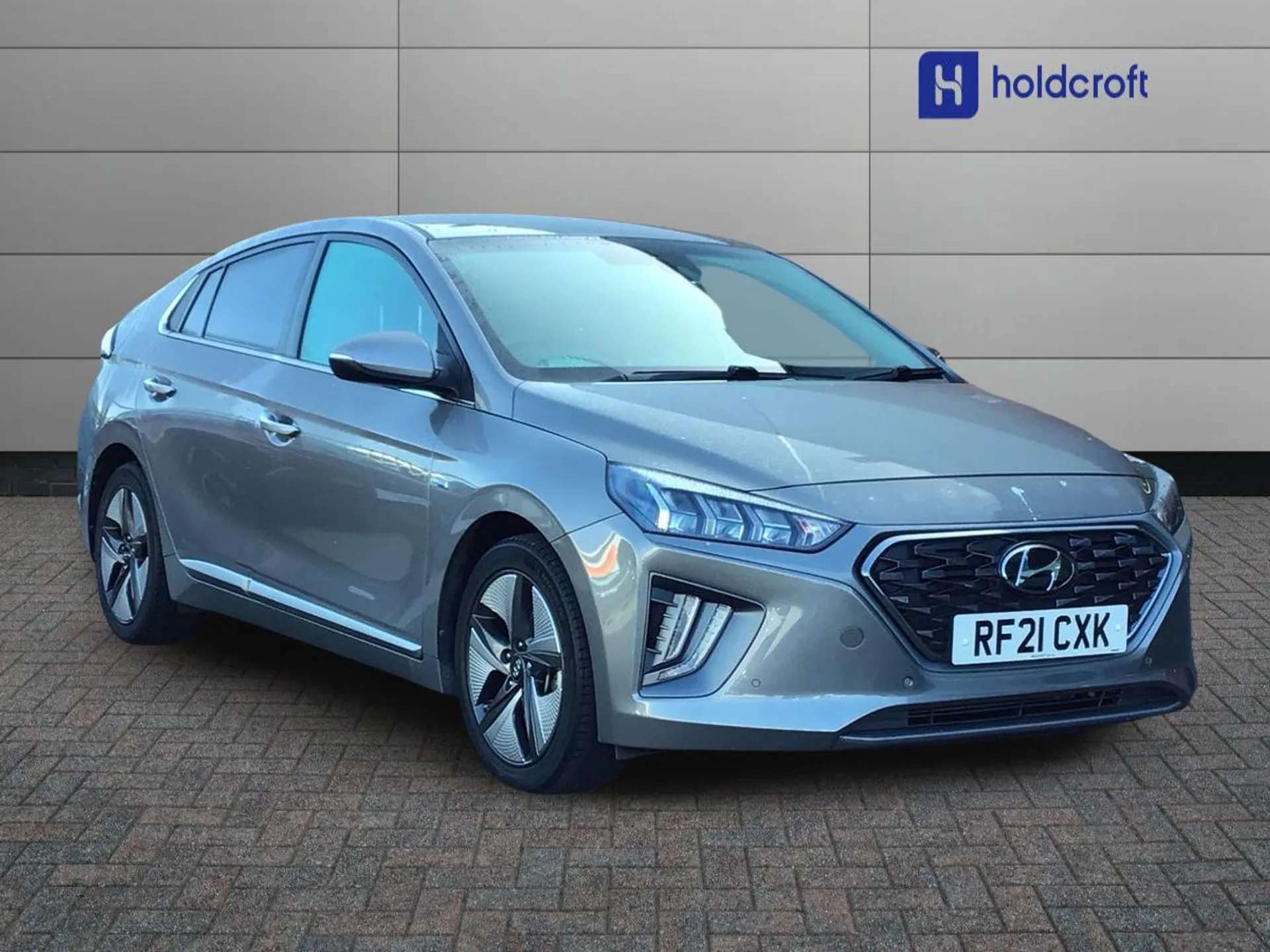 A 2021 HYUNDAI IONIQ 1.6 GDi Hybrid Premium SE 5dr DCT - ZERO DEPOSIT FINANCE & CASHBACK AVAILABLE A 2021 HYUNDAI IONIQ 1.6 GDi Hybrid Premium SE 5dr DCT - ZERO DEPOSIT FINANCE & CASHBACK AVAILABLE