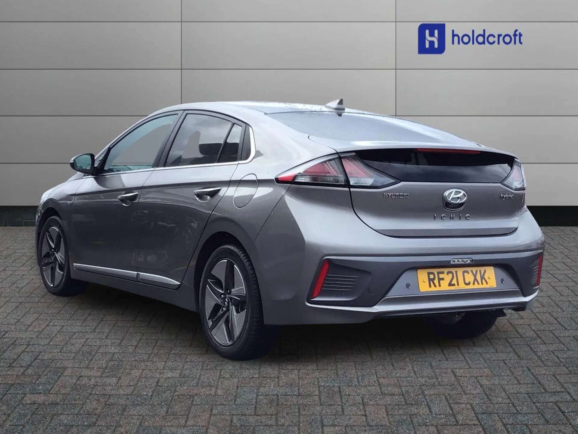 A 2021 HYUNDAI IONIQ 1.6 GDi Hybrid Premium SE 5dr DCT - ZERO DEPOSIT FINANCE & CASHBACK AVAILABLE A 2021 HYUNDAI IONIQ 1.6 GDi Hybrid Premium SE 5dr DCT - ZERO DEPOSIT FINANCE & CASHBACK AVAILABLE