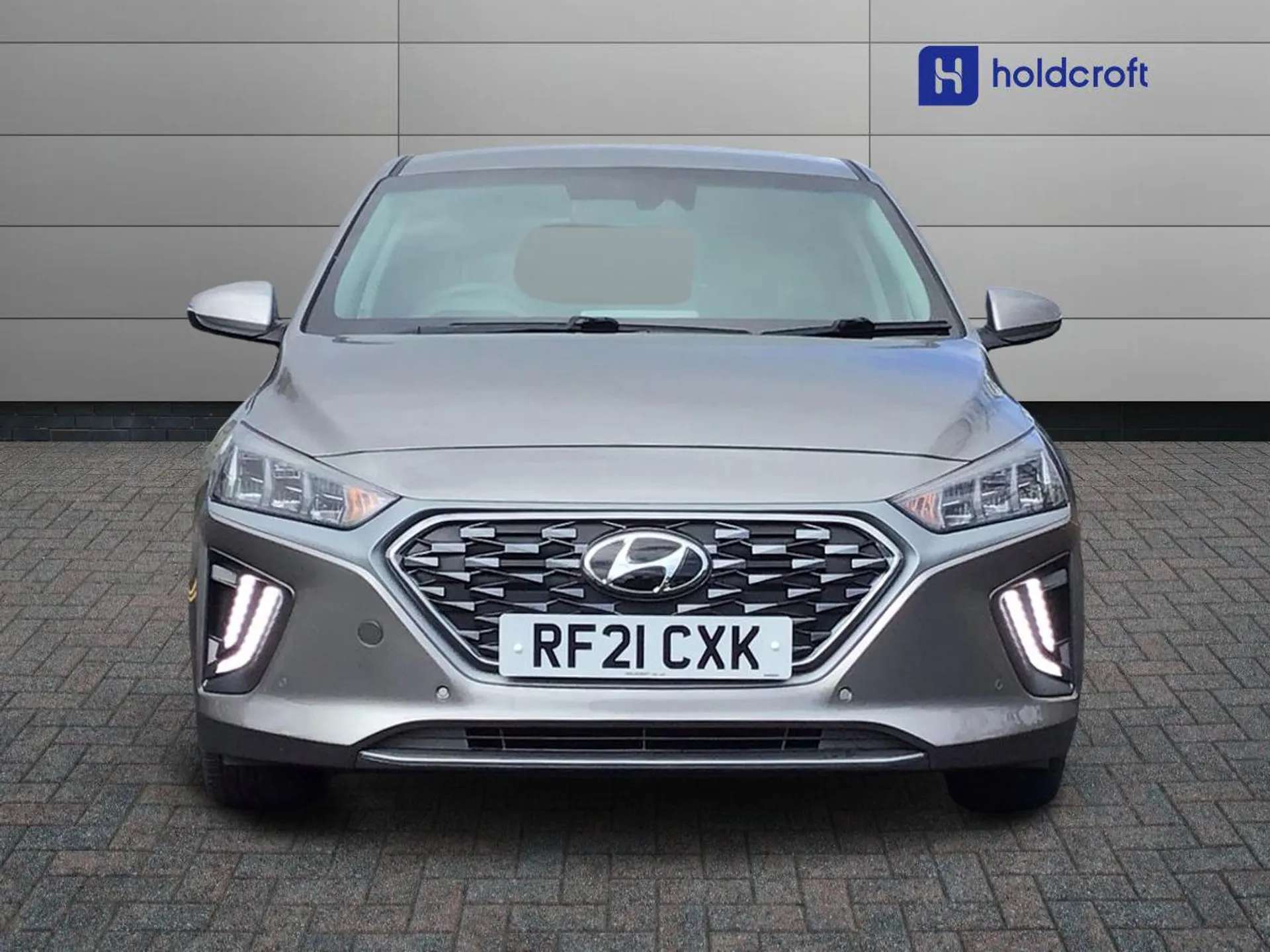 A 2021 HYUNDAI IONIQ 1.6 GDi Hybrid Premium SE 5dr DCT - ZERO DEPOSIT FINANCE & CASHBACK AVAILABLE A 2021 HYUNDAI IONIQ 1.6 GDi Hybrid Premium SE 5dr DCT - ZERO DEPOSIT FINANCE & CASHBACK AVAILABLE