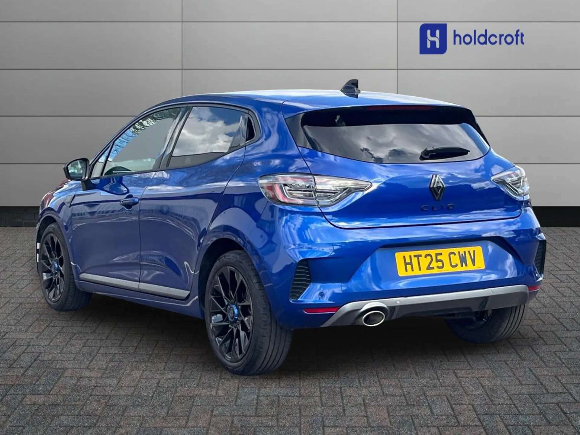 A 2025 RENAULT CLIO 1.0 TCe 90 Esprit Alpine 5dr A 2025 RENAULT CLIO 1.0 TCe 90 Esprit Alpine 5dr