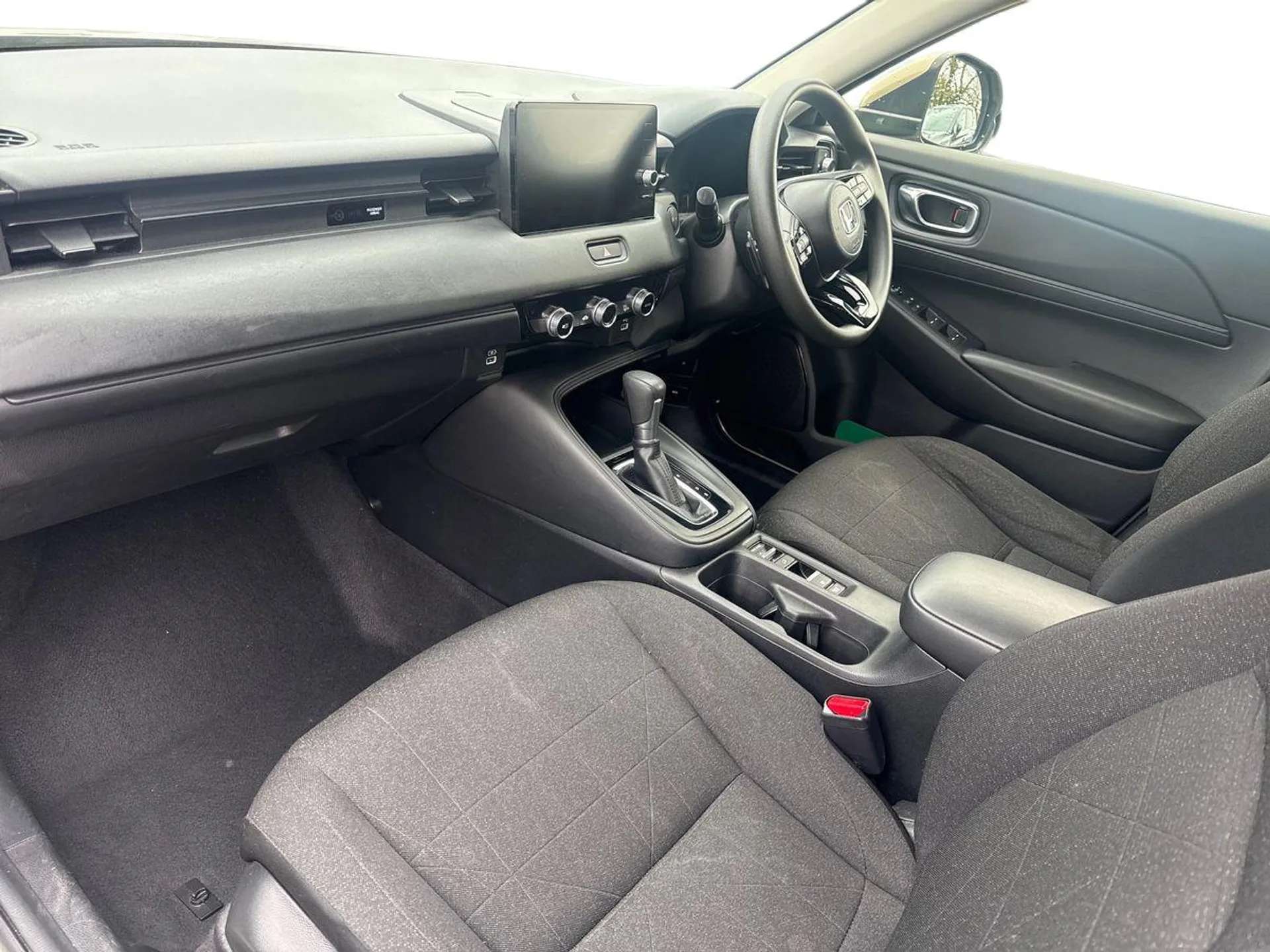 A 2024 HONDA HR-V 1.5 eHEV Elegance 5dr CVT A 2024 HONDA HR-V 1.5 eHEV Elegance 5dr CVT