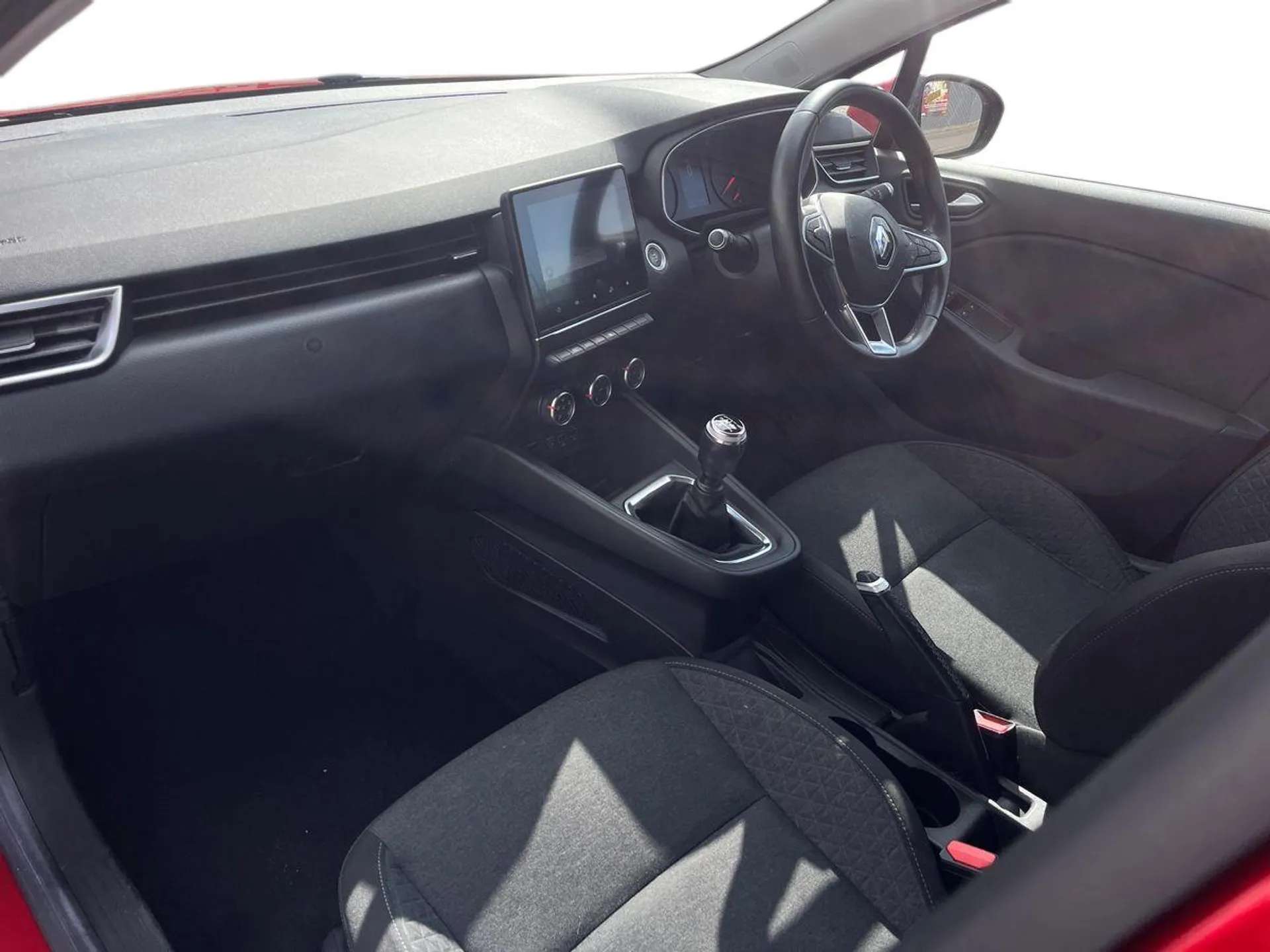 A 2020 RENAULT CLIO 1.0 TCe 100 Iconic 5dr A 2020 RENAULT CLIO 1.0 TCe 100 Iconic 5dr