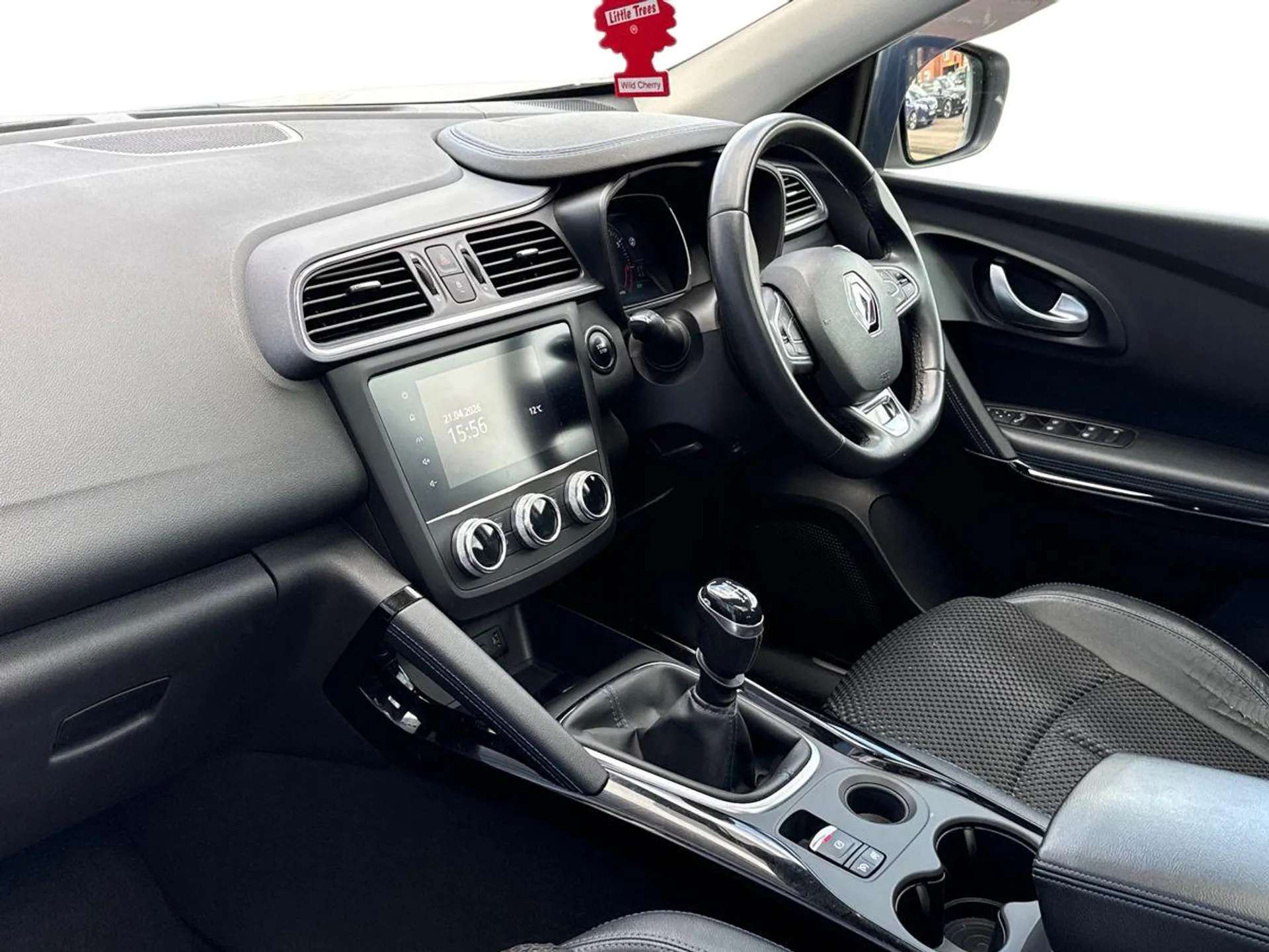 A 2019 RENAULT KADJAR 1.3 TCE S Edition 5dr A 2019 RENAULT KADJAR 1.3 TCE S Edition 5dr