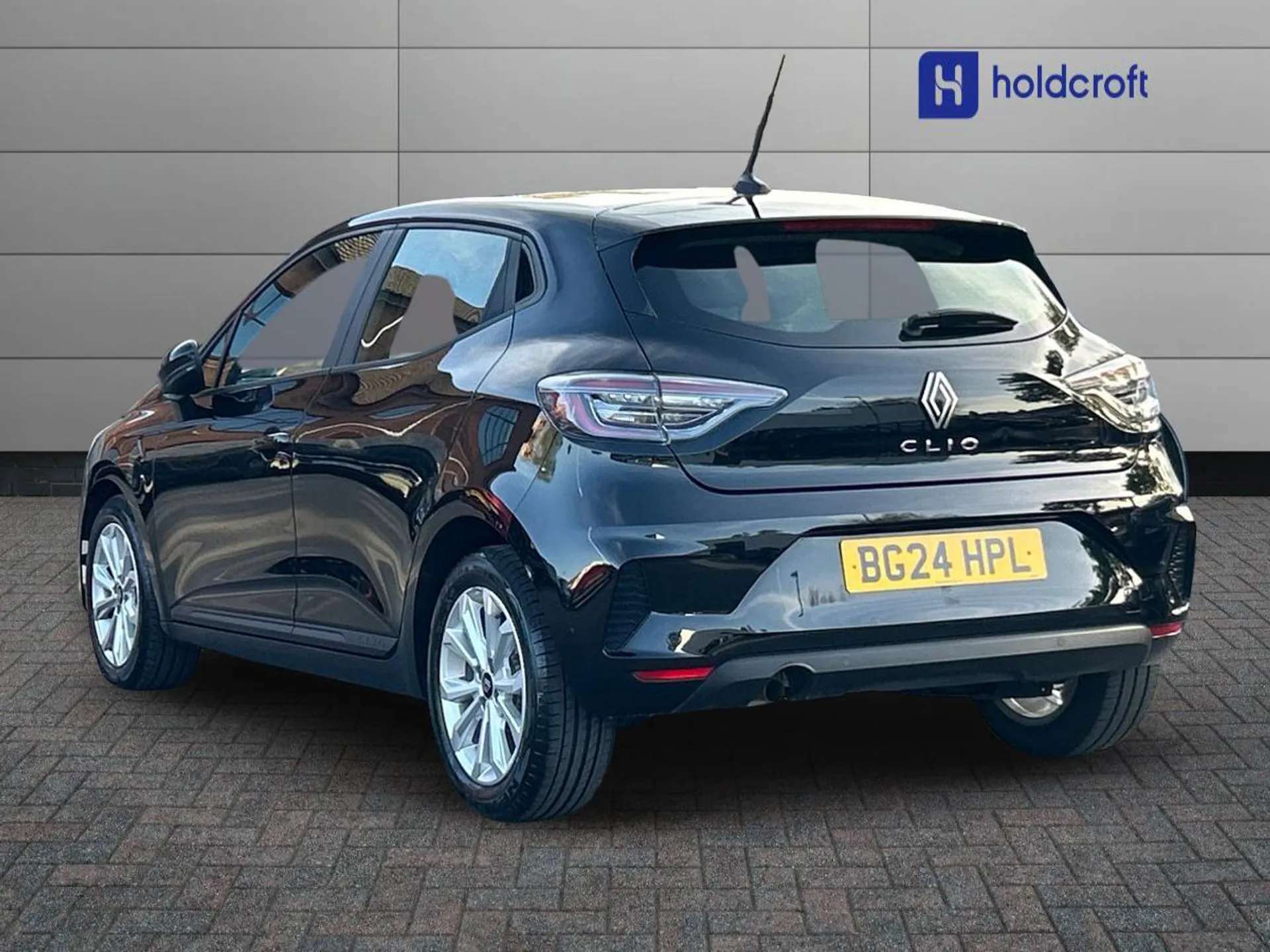 A 2024 RENAULT CLIO 1.0 TCe 90 Evolution 5dr A 2024 RENAULT CLIO 1.0 TCe 90 Evolution 5dr