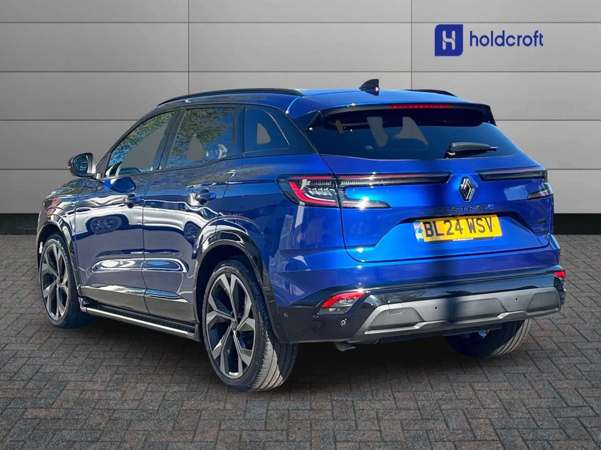 A 2024 RENAULT AUSTRAL E-Tech FHEV Iconic Esprit Alpine 5dr Auto A 2024 RENAULT AUSTRAL E-Tech FHEV Iconic Esprit Alpine 5dr Auto