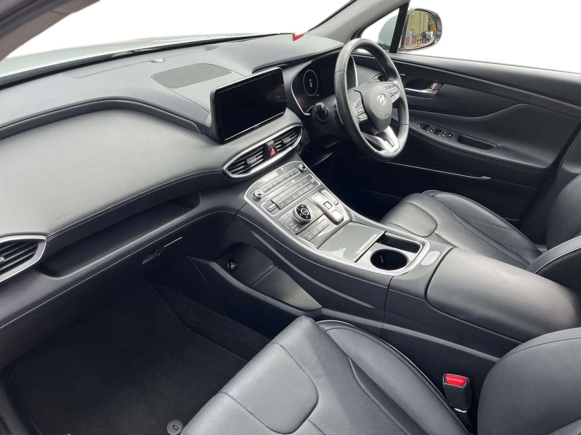 A 2022 HYUNDAI SANTA FE 1.6 TGDi Hybrid Ultimate 5dr 4WD Auto - ZERO DEPOSIT FINANCE AND CASHBACK AVAILABLE A 2022 HYUNDAI SANTA FE 1.6 TGDi Hybrid Ultimate 5dr 4WD Auto - ZERO DEPOSIT FINANCE AND CASHBACK AVAILABLE