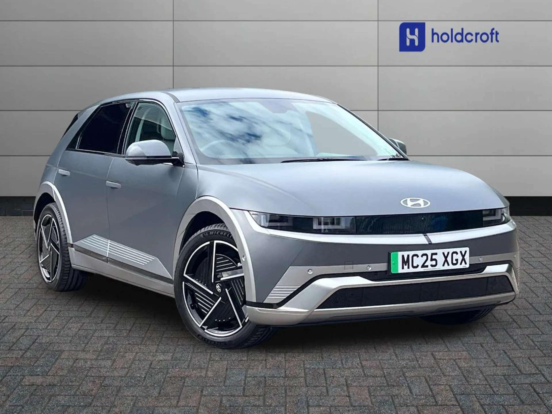 A 2025 HYUNDAI IONIQ 5 239kW Ultimate 84 kWh 5dr AWD Auto - ZERO DEPOSIT FINANCE AND CASHBACK AVAILABLE A 2025 HYUNDAI IONIQ 5 239kW Ultimate 84 kWh 5dr AWD Auto - ZERO DEPOSIT FINANCE AND CASHBACK AVAILABLE