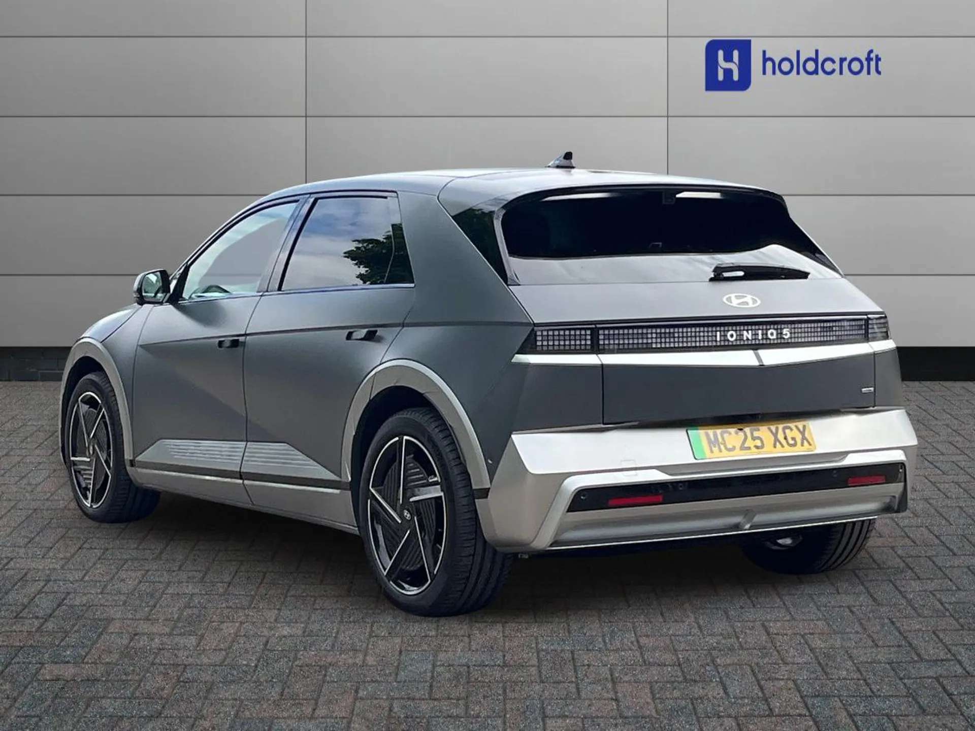 A 2025 HYUNDAI IONIQ 5 239kW Ultimate 84 kWh 5dr AWD Auto - ZERO DEPOSIT FINANCE AND CASHBACK AVAILABLE A 2025 HYUNDAI IONIQ 5 239kW Ultimate 84 kWh 5dr AWD Auto - ZERO DEPOSIT FINANCE AND CASHBACK AVAILABLE